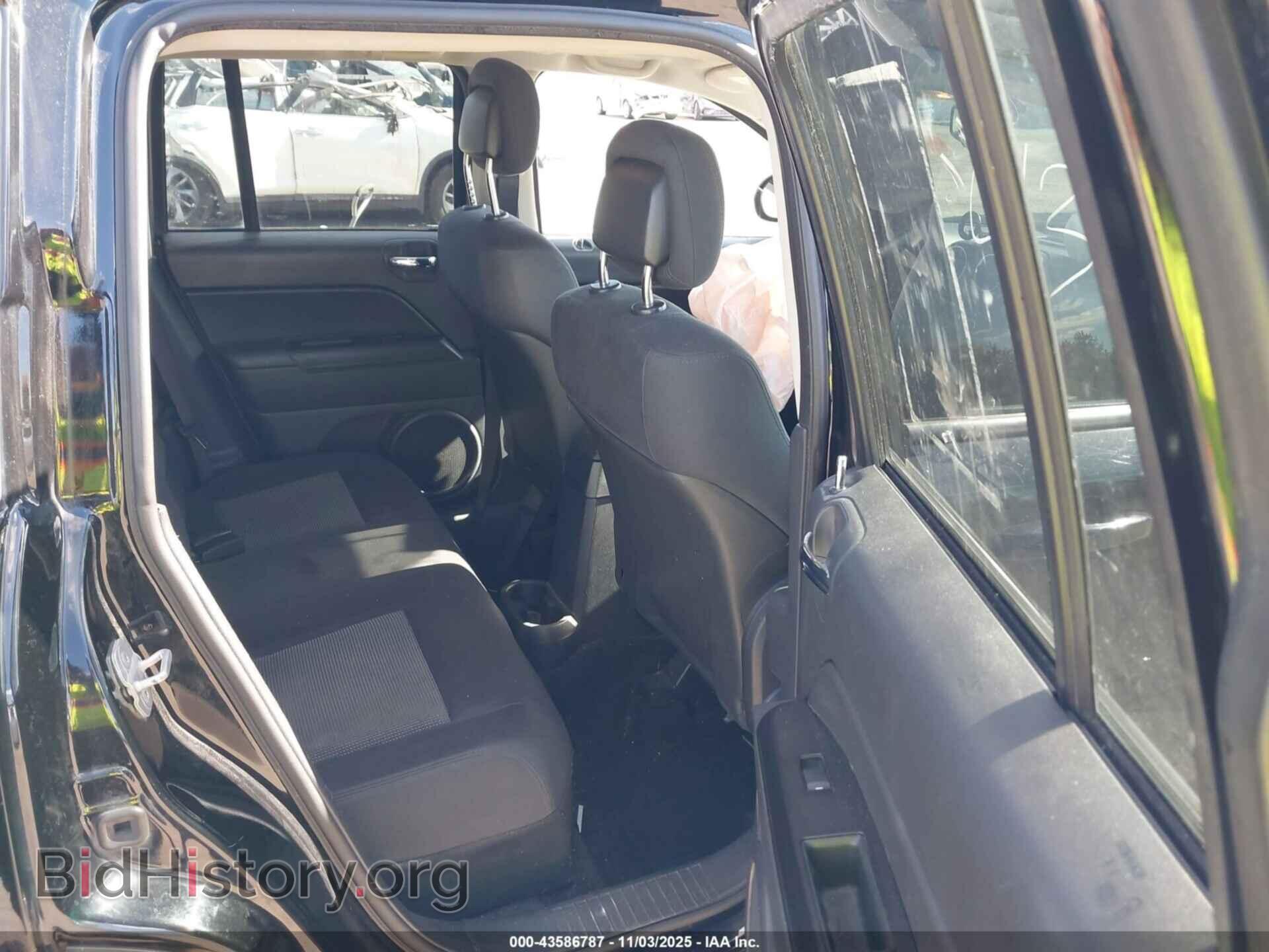 2012 JEEP COMPASS - VIN: 1C4NJDEB2CD577775 - Photo 8