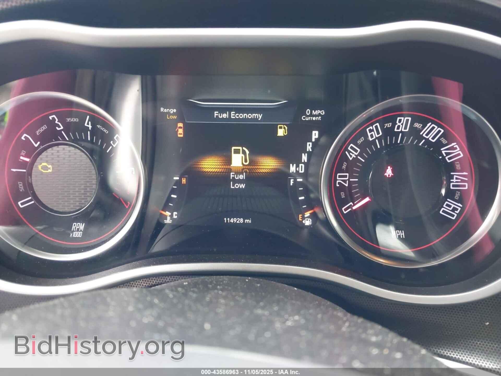 2017 DODGE CHALLENGER - VIN: 2C3CDZGG0HH543272 - Фото 7