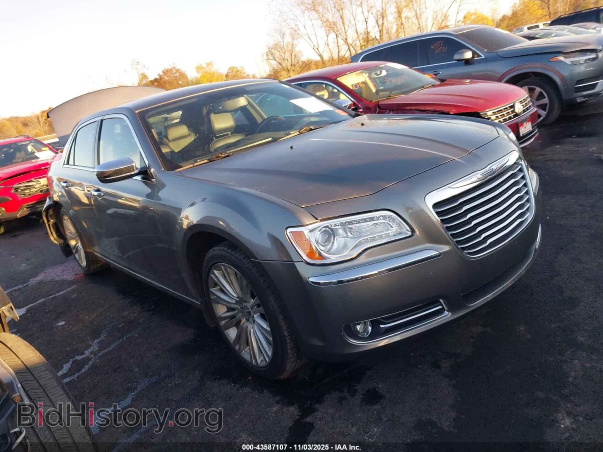Photo 2C3CA5CG0BH564749 - CHRYSLER 300 2011