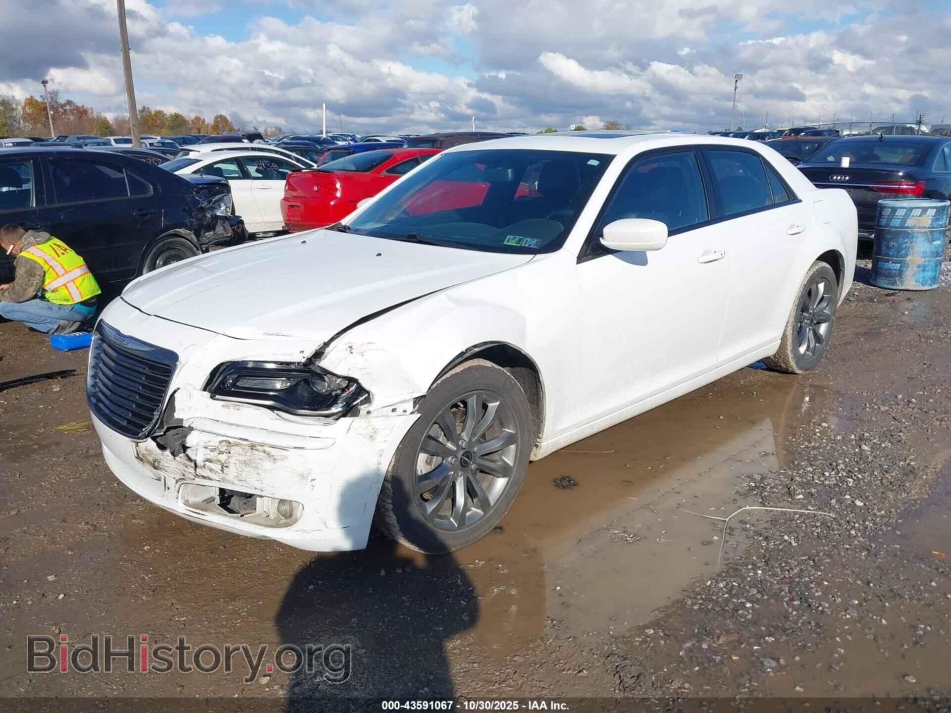 2014 CHRYSLER 300 - VIN: 2C3CCAGG5EH353032 - Фото 2