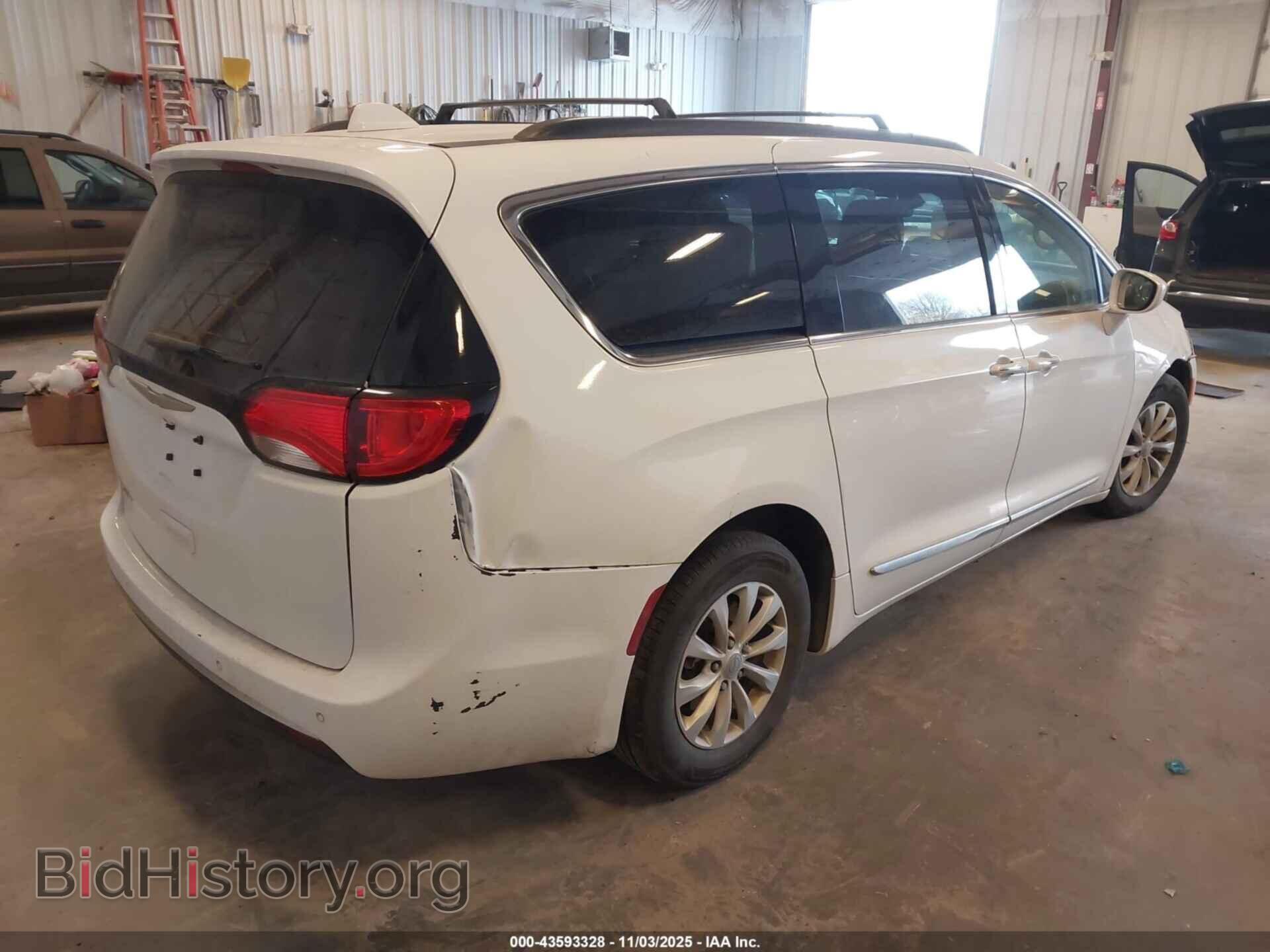 2017 CHRYSLER PACIFICA - VIN: 2C4RC1BG0HR689117 - Фото 4