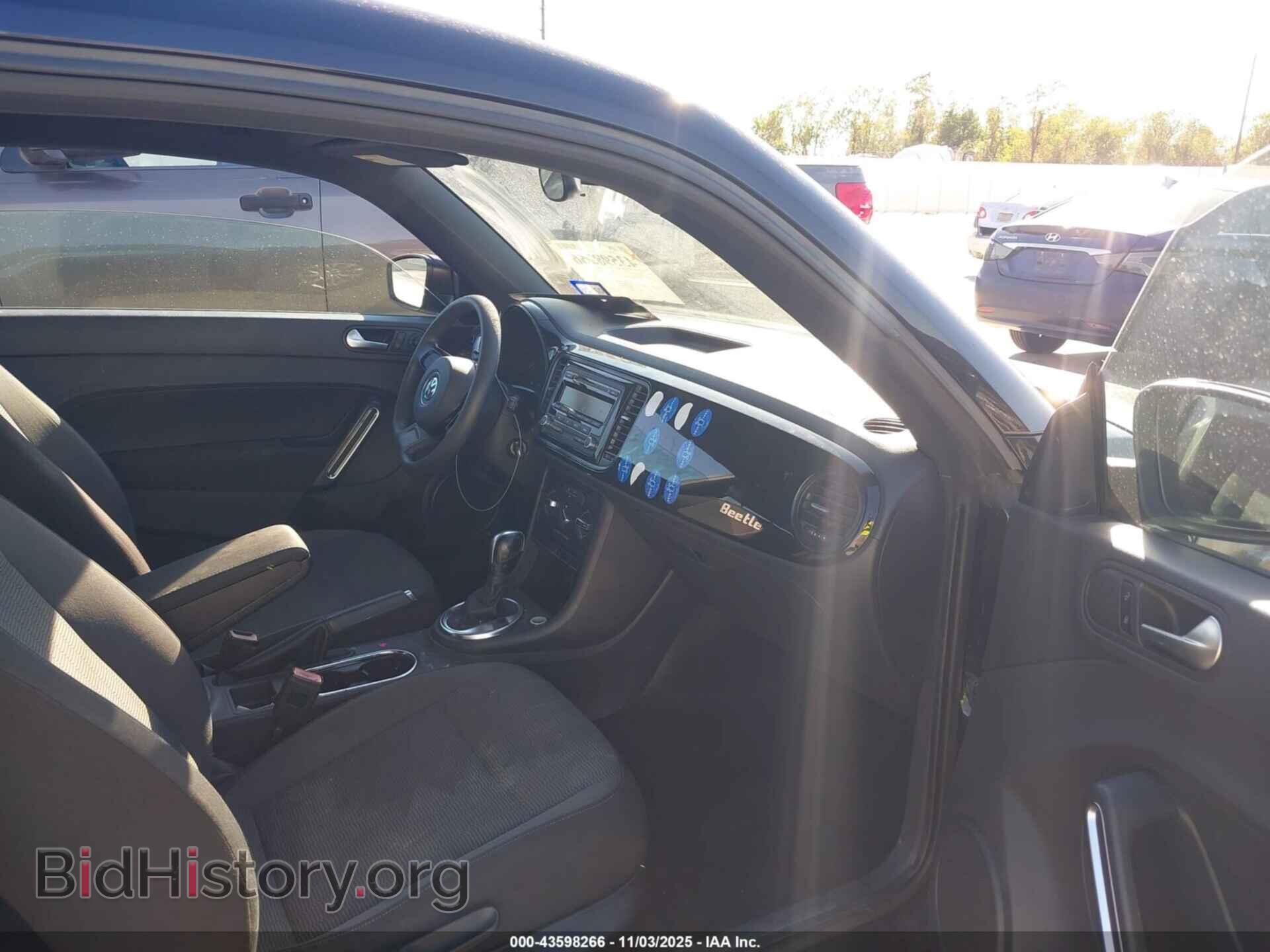 2013 VOLKSWAGEN BEETLE - VIN: 3VWFP7ATXDM654575 - Фото 5