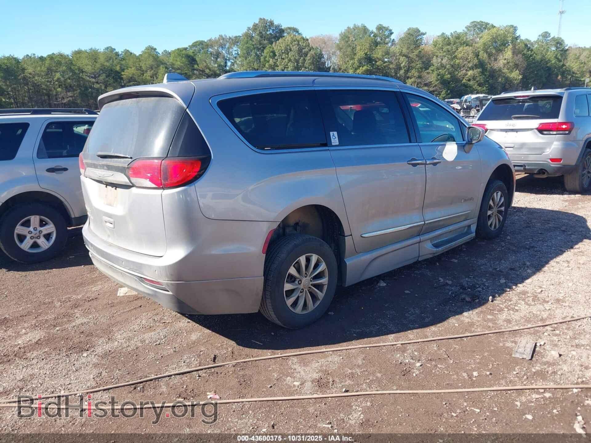 2018 CHRYSLER PACIFICA - VIN: 2C4RC1BG3JR115584 - Фото 4