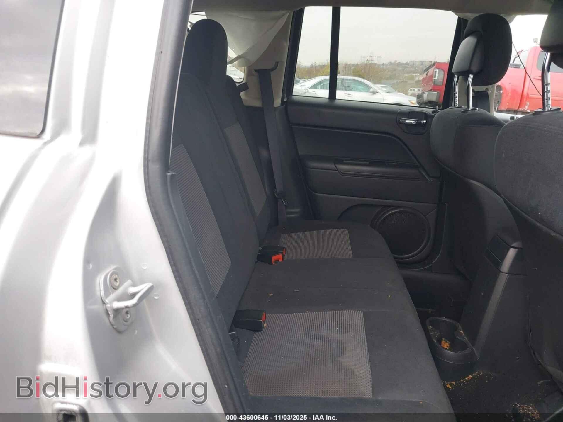 2011 JEEP COMPASS - VIN: 1J4NF1FB3BD258103 - Photo 8