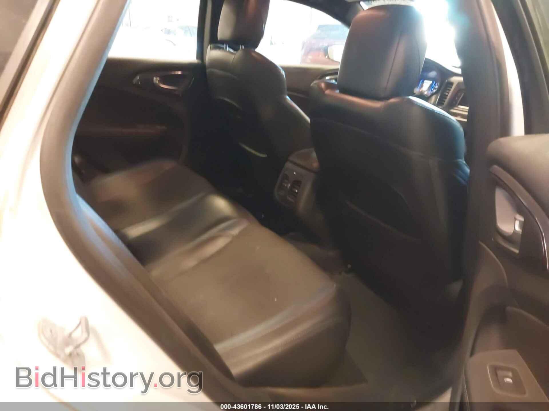 2015 CHRYSLER 200 - VIN: 1C3CCCBBXFN537401 - Фото 8