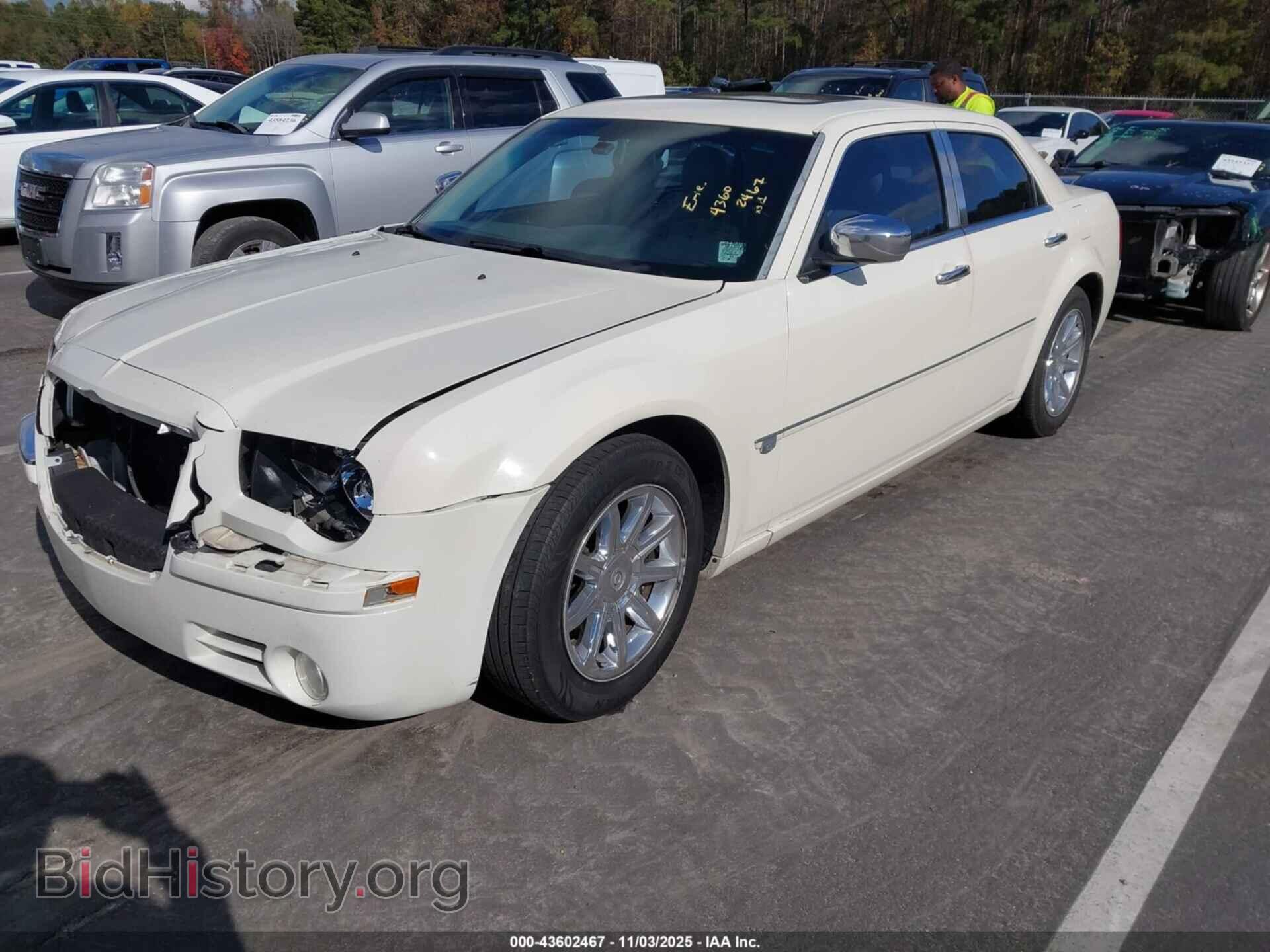 2005 CHRYSLER 300C - VIN: 2C3AA63H15H520477 - Фото 2