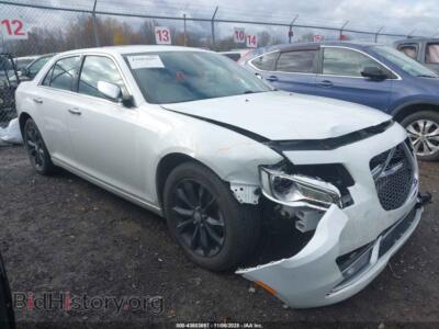 2015 Chrysler 300C Platinum AWD, белый — VIN 2C3CCASG5FH854060, IAAI