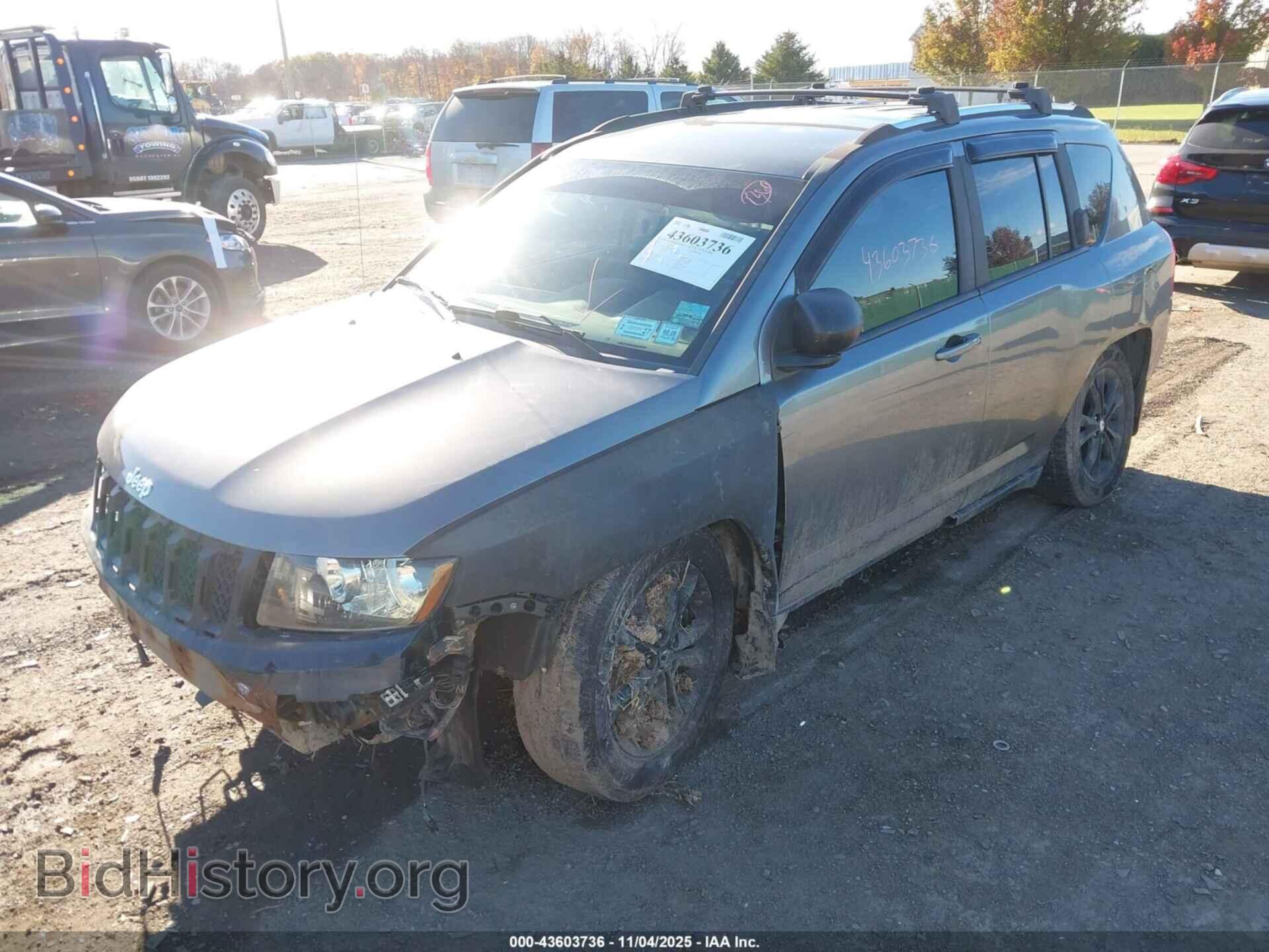 2012 JEEP COMPASS - VIN: 1C4NJDEB8CD625392 - Photo 2