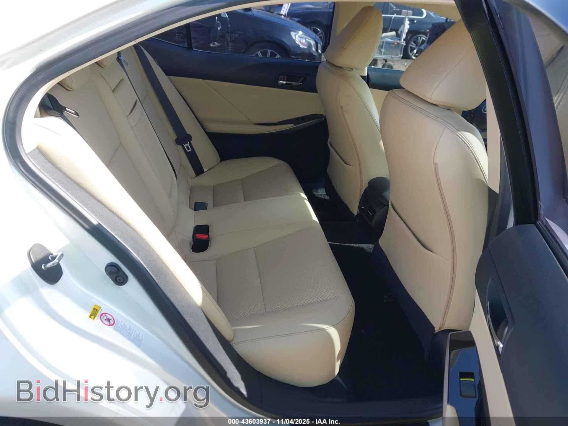 2016 LEXUS IS 200T - VIN: JTHBA1D25G5022692 - Фото 8