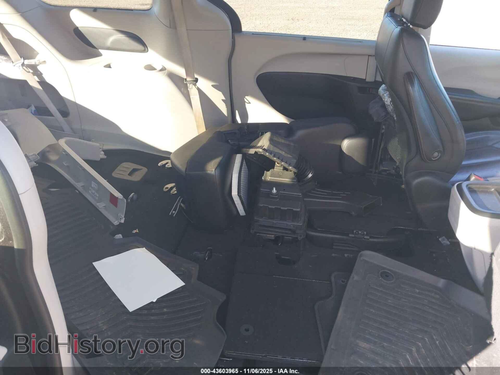 2018 CHRYSLER PACIFICA - VIN: 2C4RC1BGXJR294772 - Фото 8