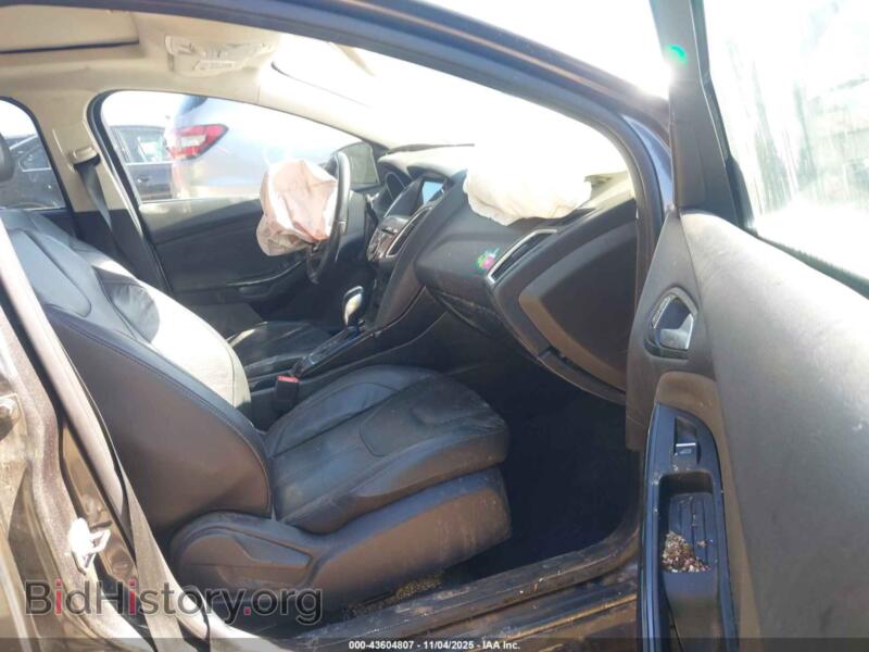 2016 Ford FOCUS (VIN 1FADP3J2XGL324442) — photo 5 of 15