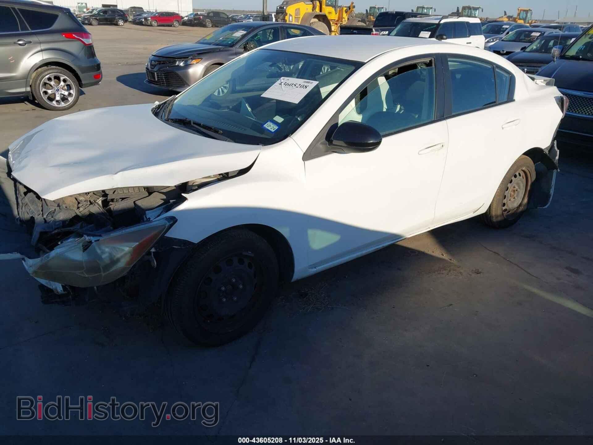 2013 MAZDA MAZDA3 - VIN: JM1BL1TF5D1760947 - Фото 2