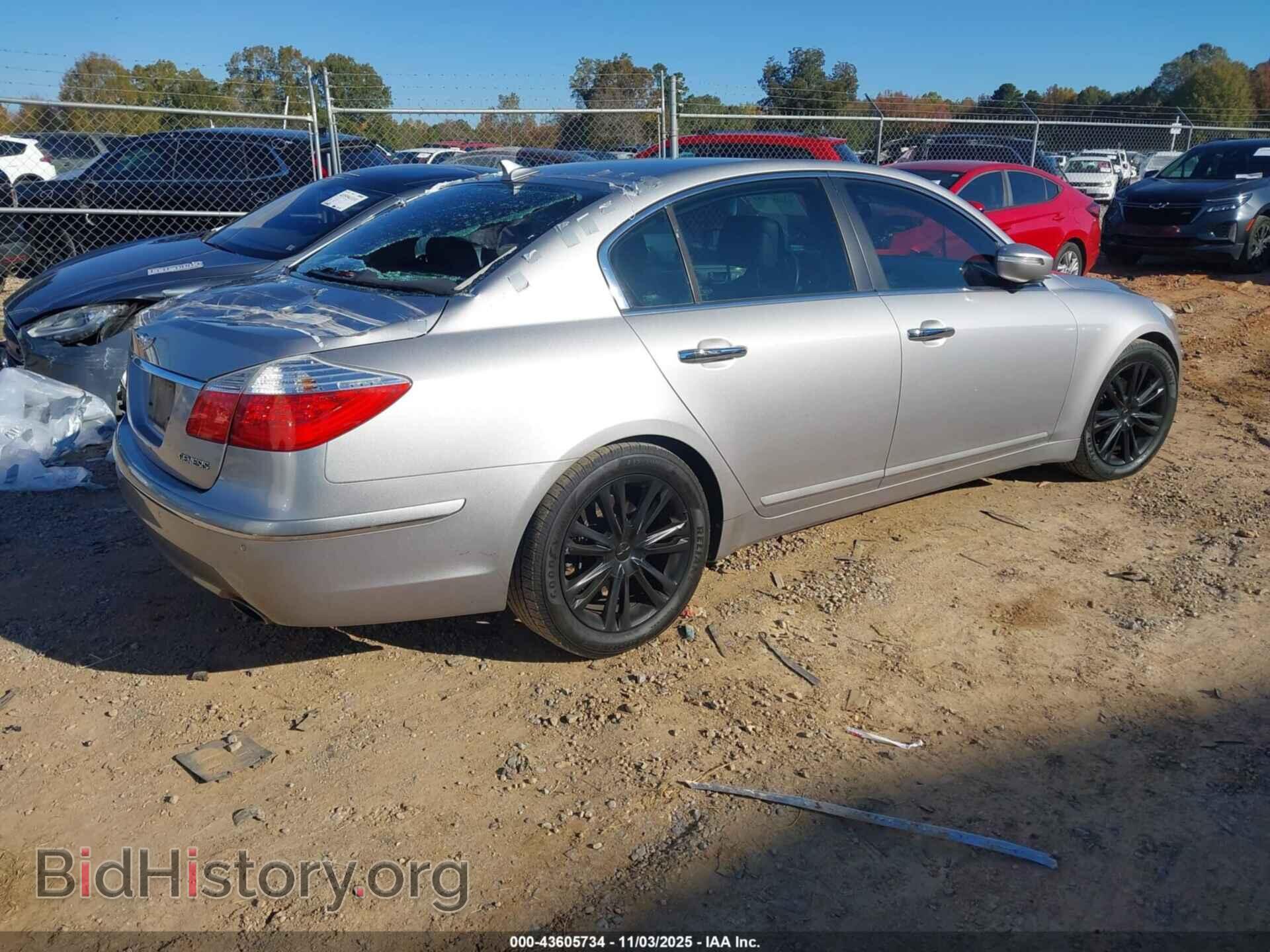 2011 HYUNDAI GENESIS - VIN: KMHGC4DEXBU140177 - Фото 4
