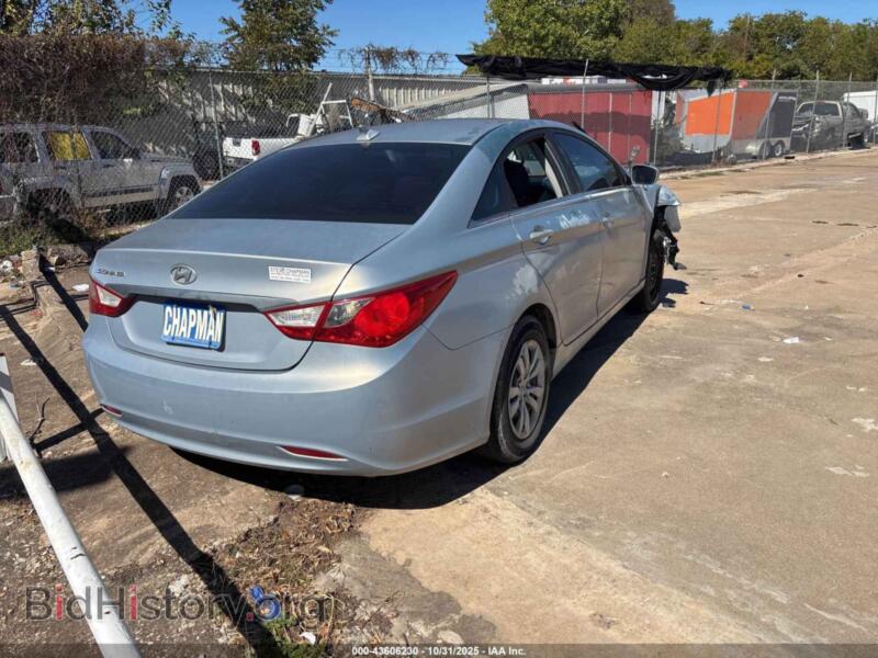 2011 Hyundai SONATA (VIN 5NPEB4AC7BH241916) — фото 4 из 10