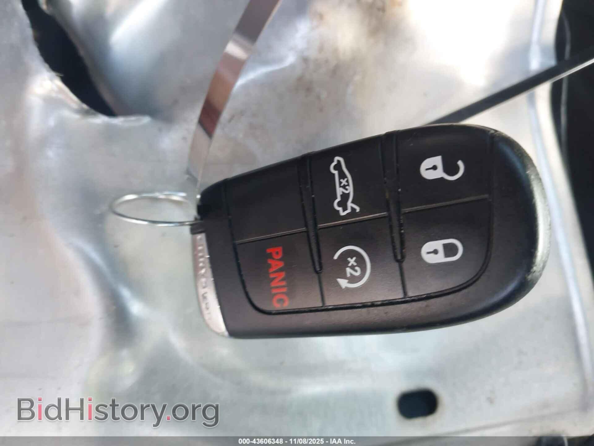 2013 CHRYSLER 300C - VIN: 2C3CCAEGXDH621266 - Фото 11