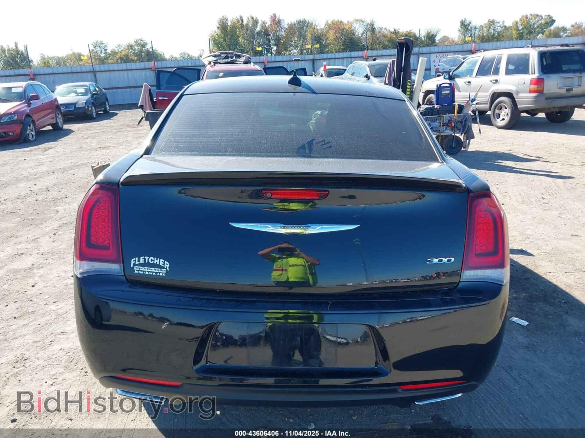 2018 CHRYSLER 300 - VIN: 2C3CCAAG4JH190263 - Фото 17