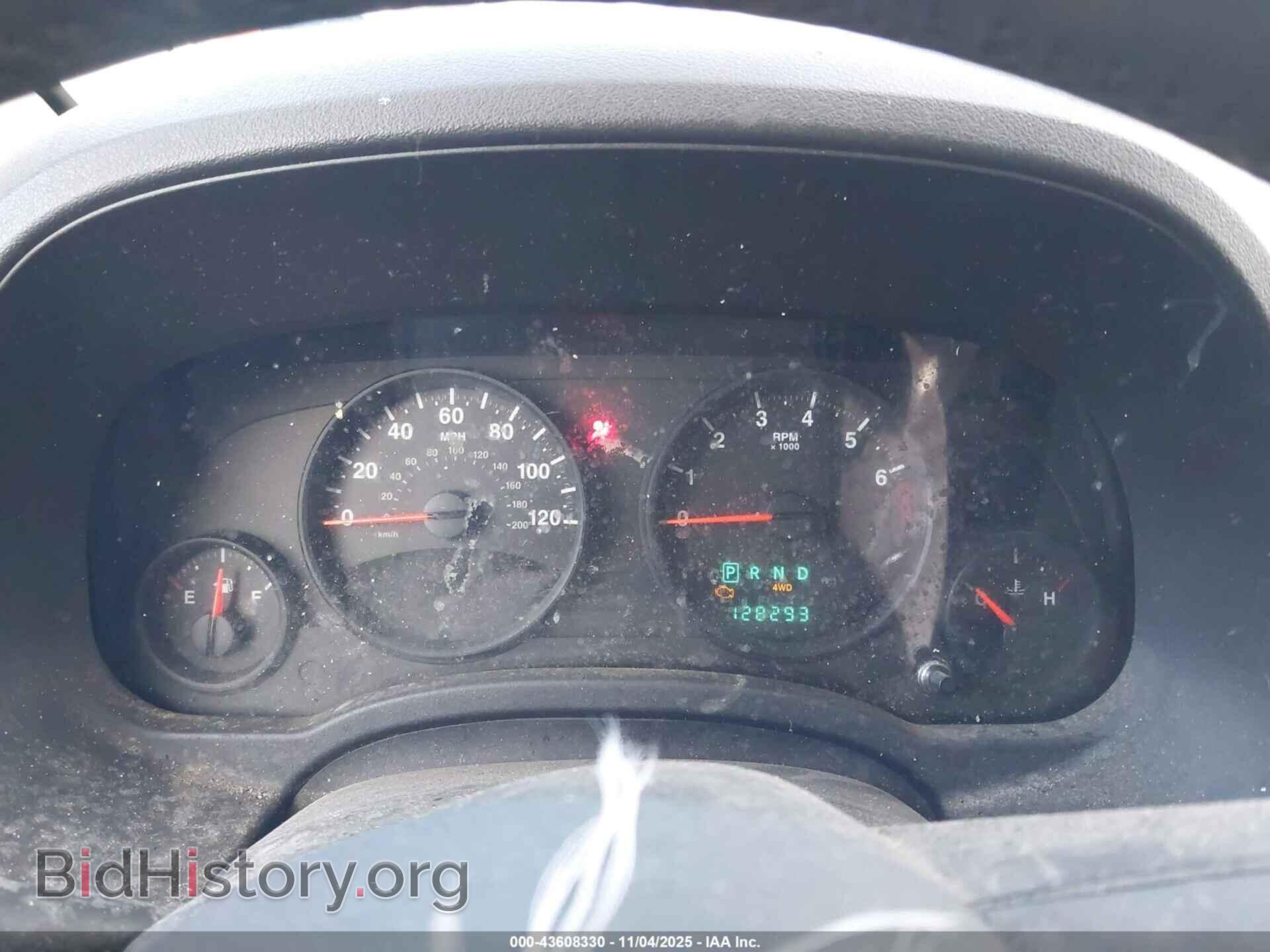 2011 JEEP COMPASS - VIN: 1J4NF1FB7BD282677 - Photo 7