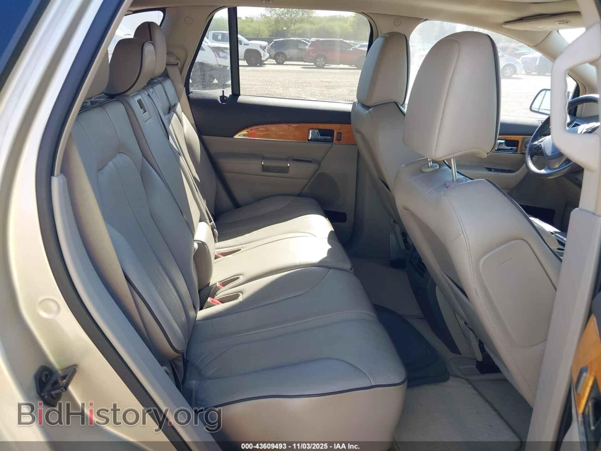 2011 LINCOLN MKX - VIN: 2LMDJ8JK8BBJ19932 - Photo 8