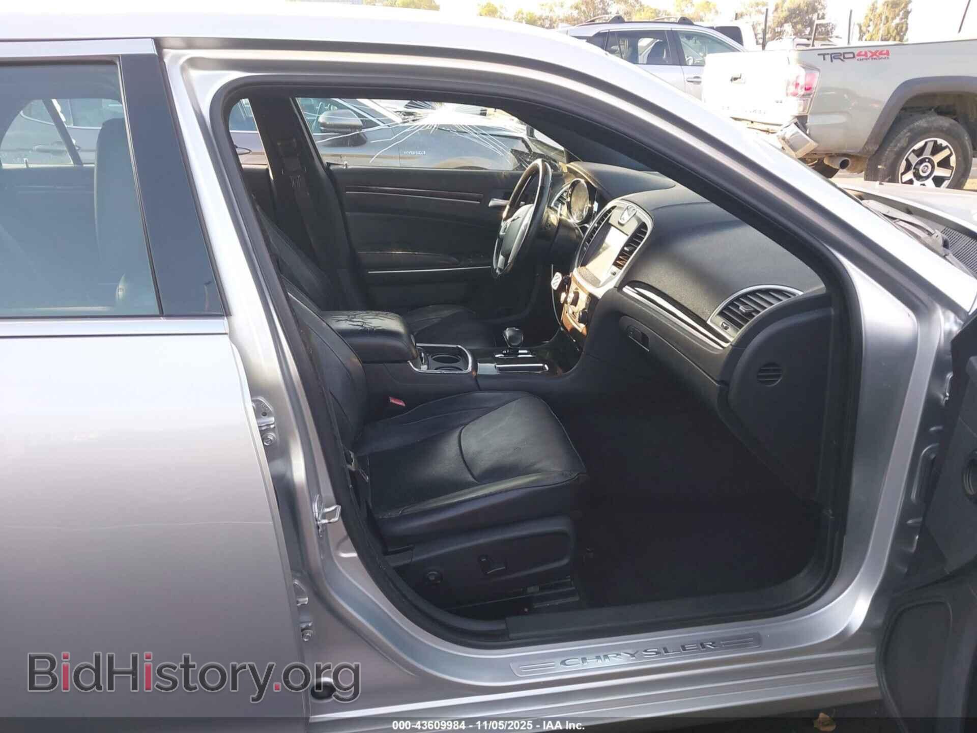 2012 CHRYSLER 300 - VIN: 2C3CCACG8CH175524 - Фото 5