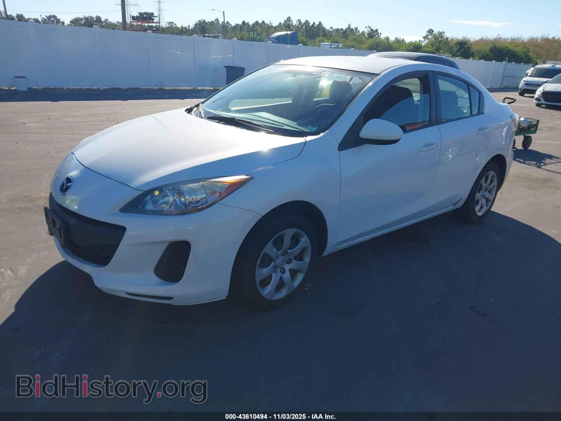 2013 MAZDA MAZDA3 - VIN: JM1BL1TF8D1833972 - Фото 2
