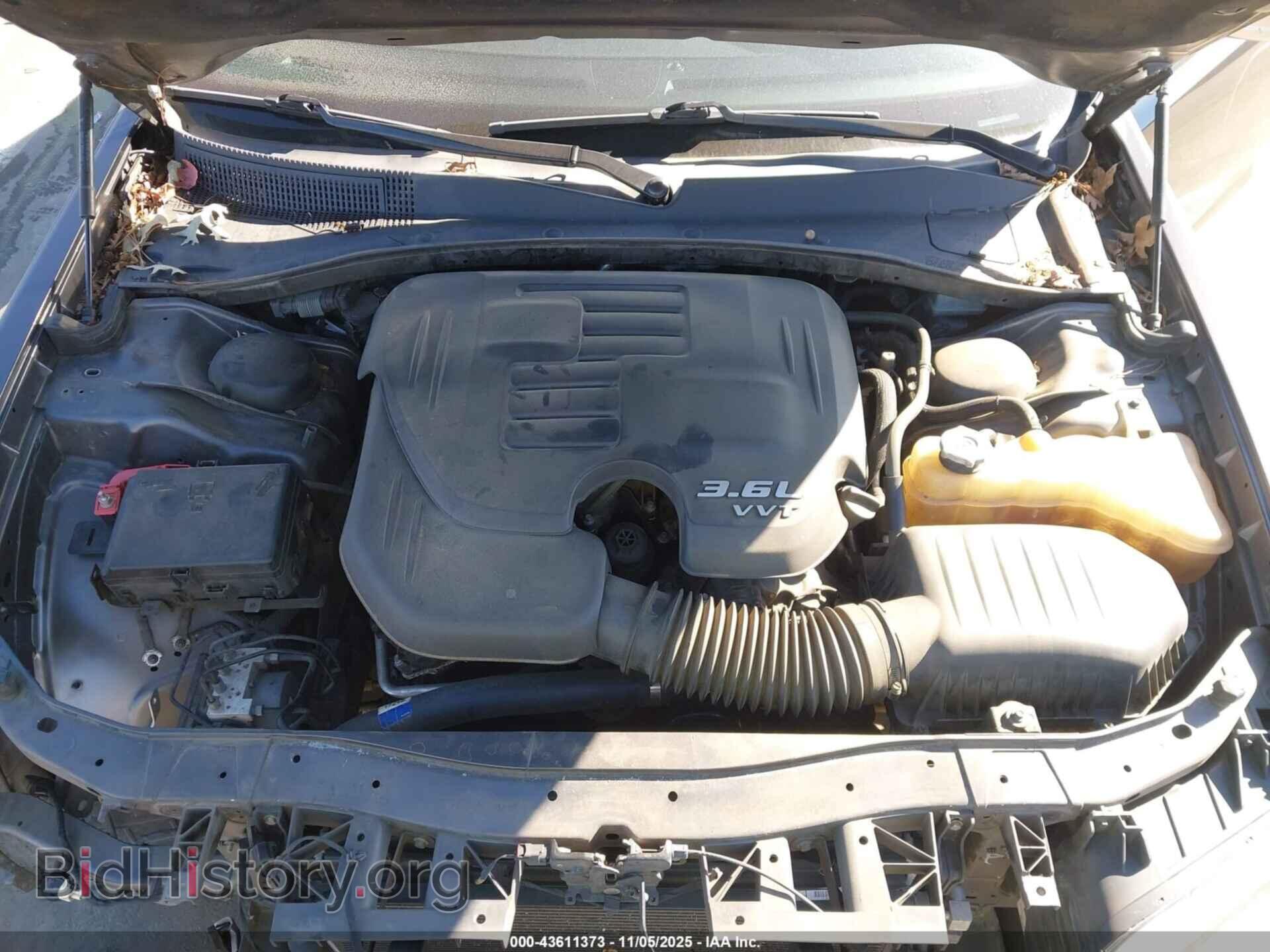 2019 CHRYSLER 300 - VIN: 2C3CCAEG5KH564648 - Фото 10