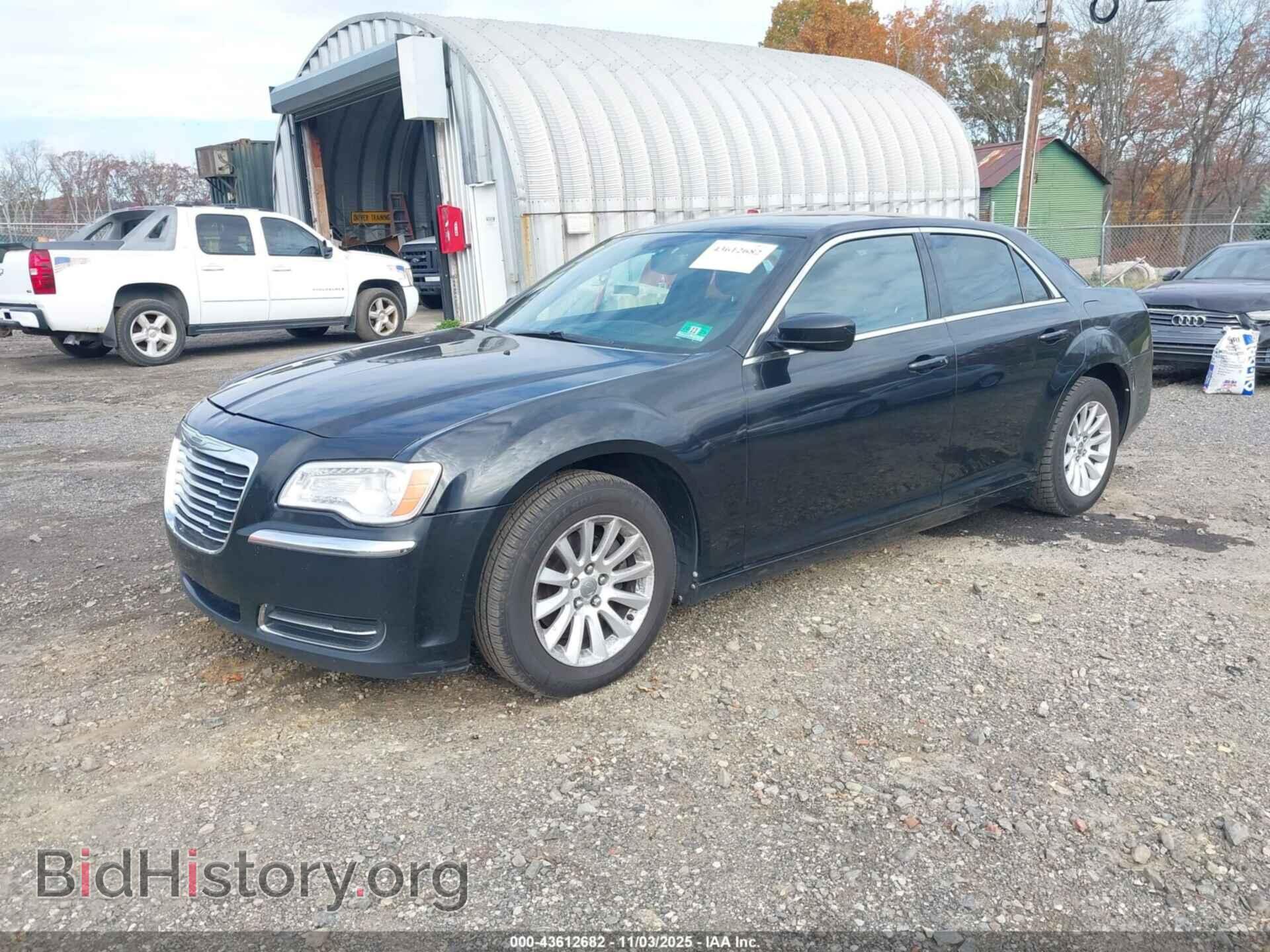 2014 CHRYSLER 300 - VIN: 2C3CCAAG0EH272898 - Фото 2