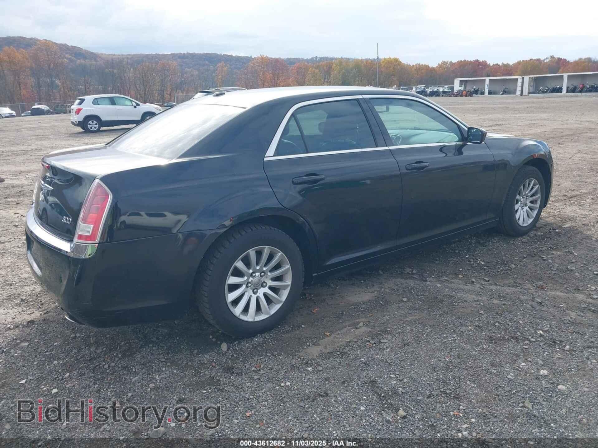 2014 CHRYSLER 300 - VIN: 2C3CCAAG0EH272898 - Фото 4