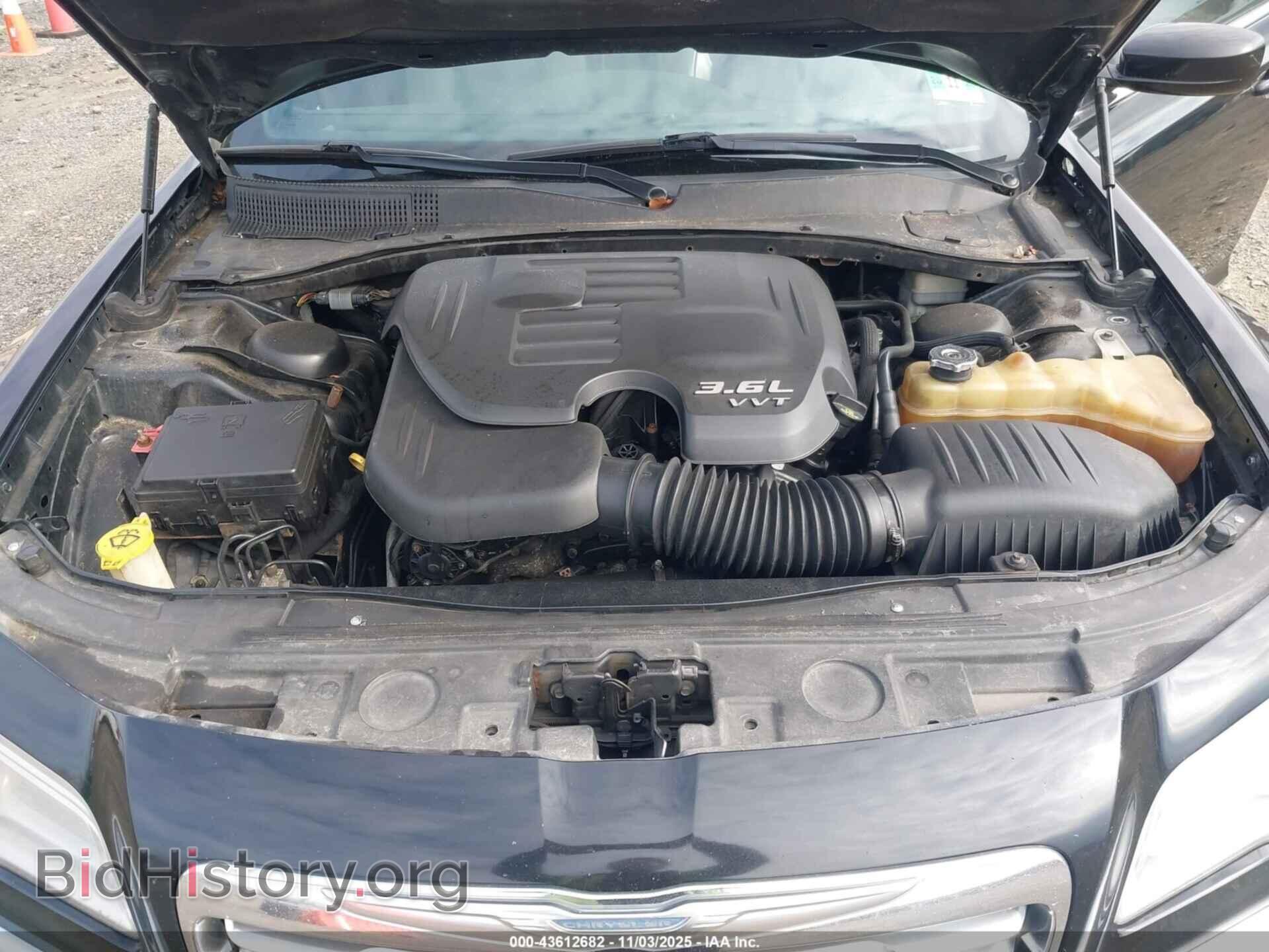 2014 CHRYSLER 300 - VIN: 2C3CCAAG0EH272898 - Фото 10