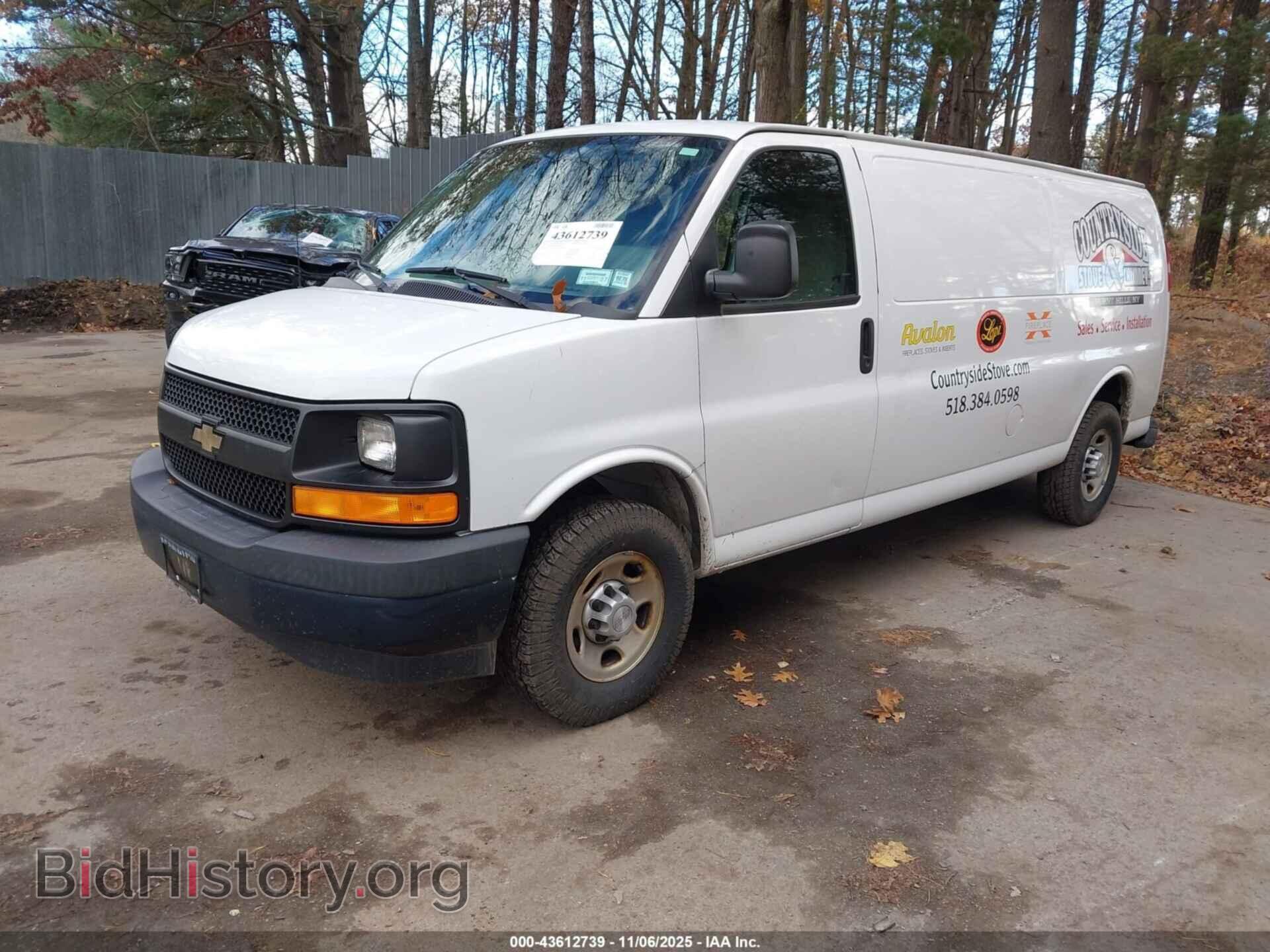 2017 CHEVROLET EXPRESS 2500 - VIN: 1GCWGBFF8H1148819 - Фото 2