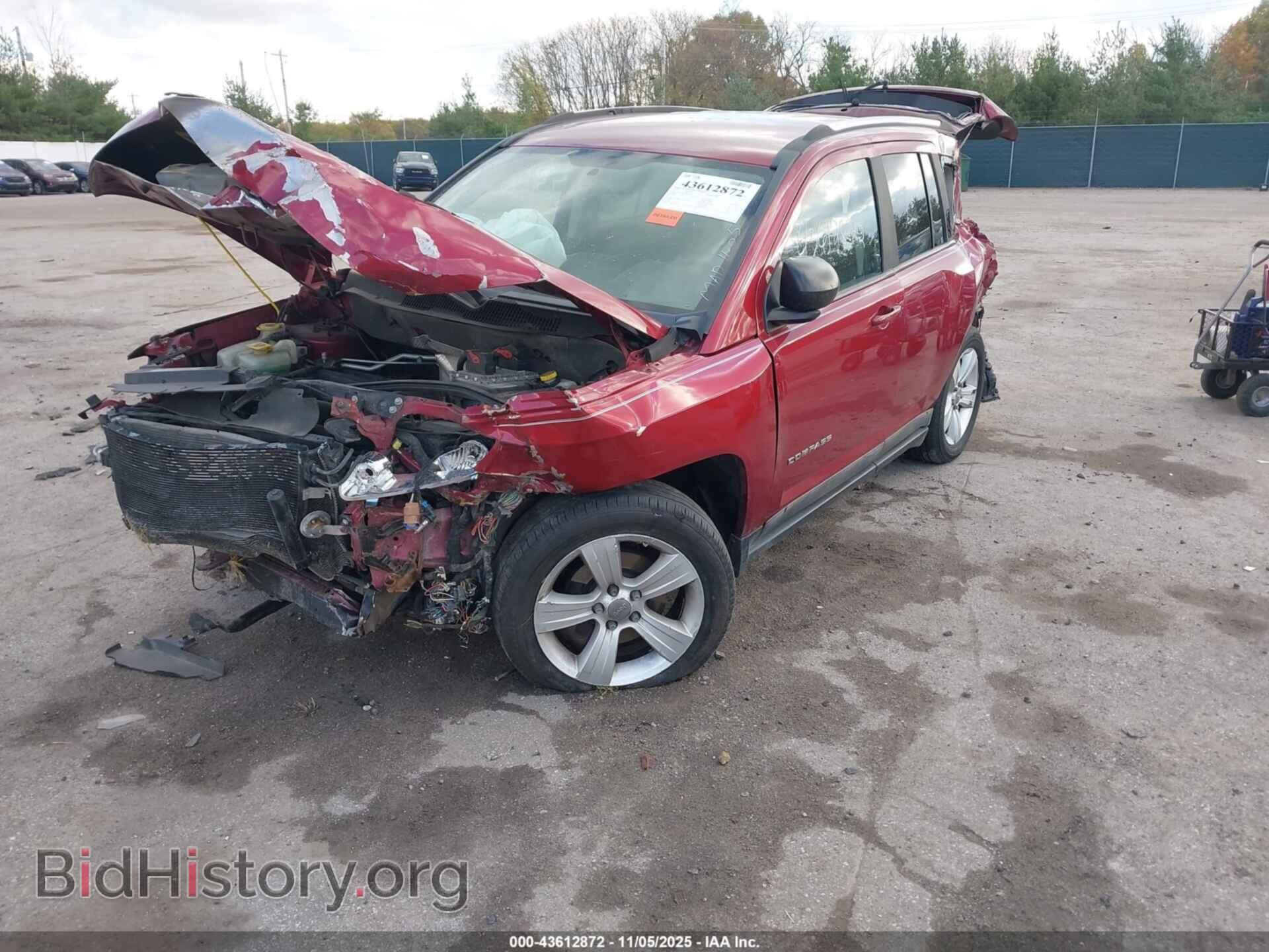 2011 JEEP COMPASS - VIN: 1J4NT1FA2BD138745 - Photo 2