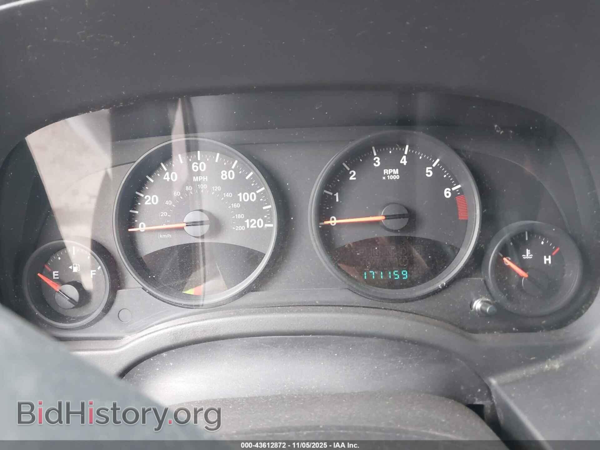 2011 JEEP COMPASS - VIN: 1J4NT1FA2BD138745 - Photo 7