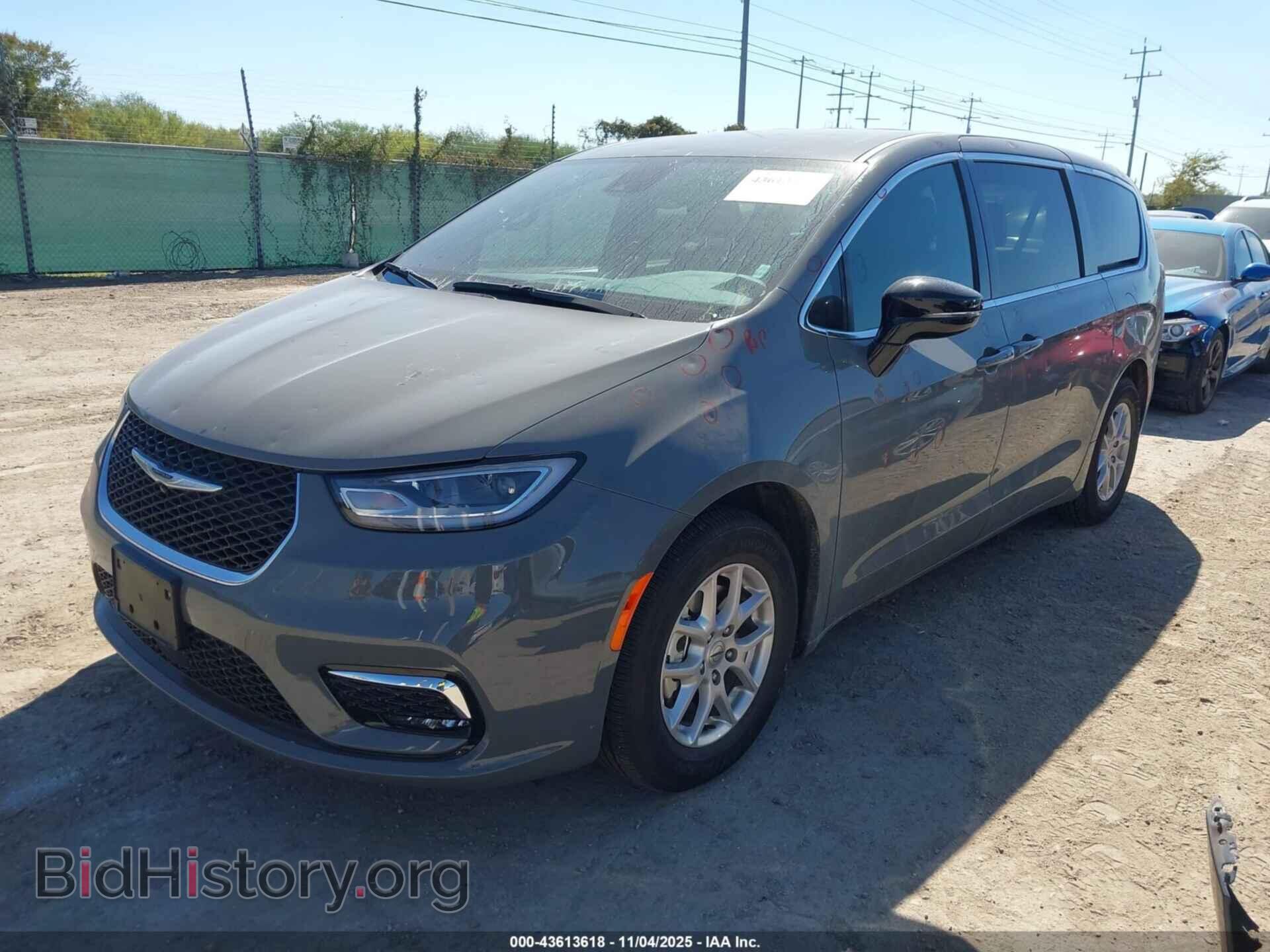 2025 CHRYSLER PACIFICA - VIN: 2C4RC1BG0SR551374 - Photo 2