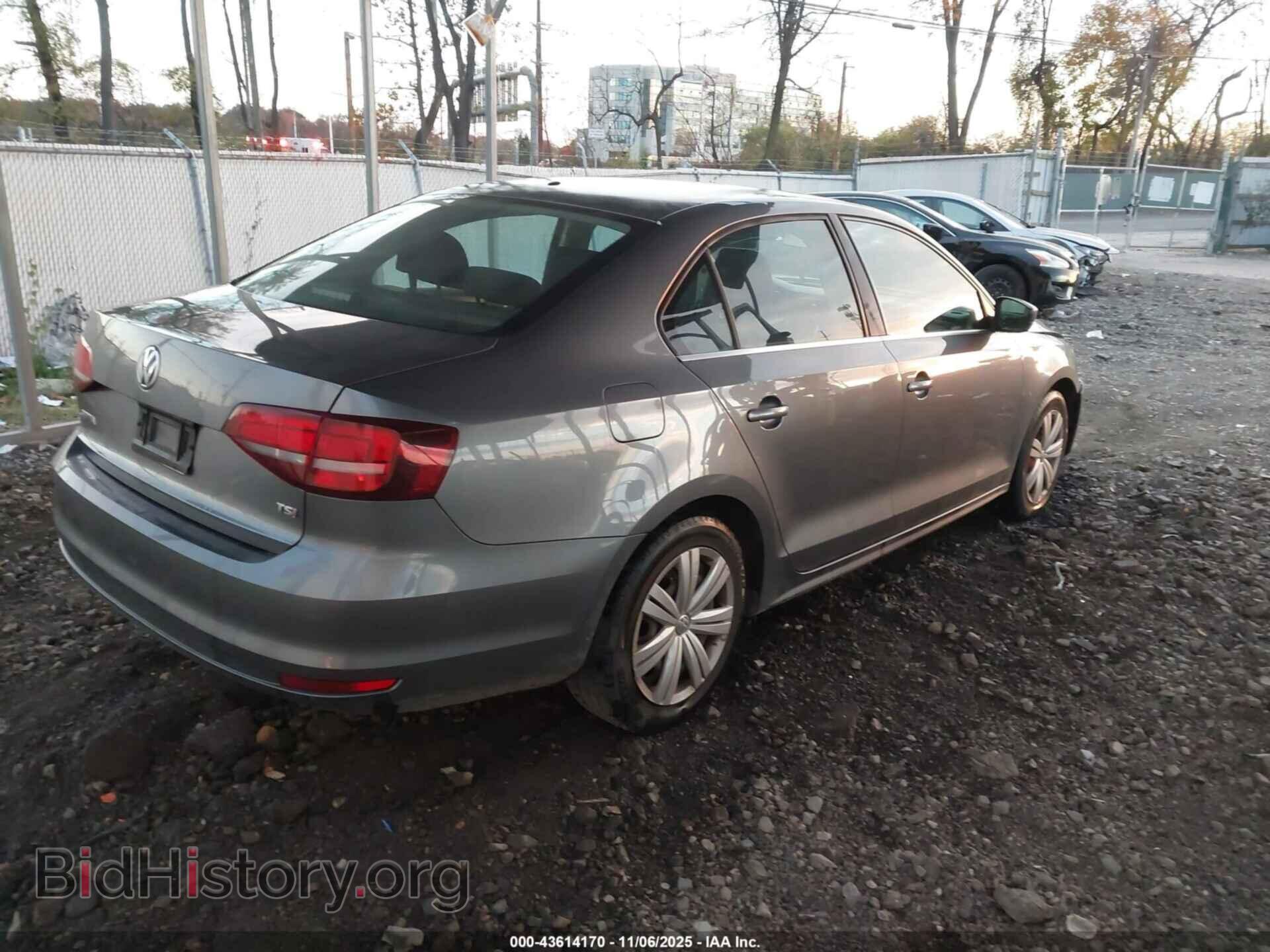 2017 VOLKSWAGEN JETTA - VIN: 3VW2B7AJ2HM253846 - Фото 4