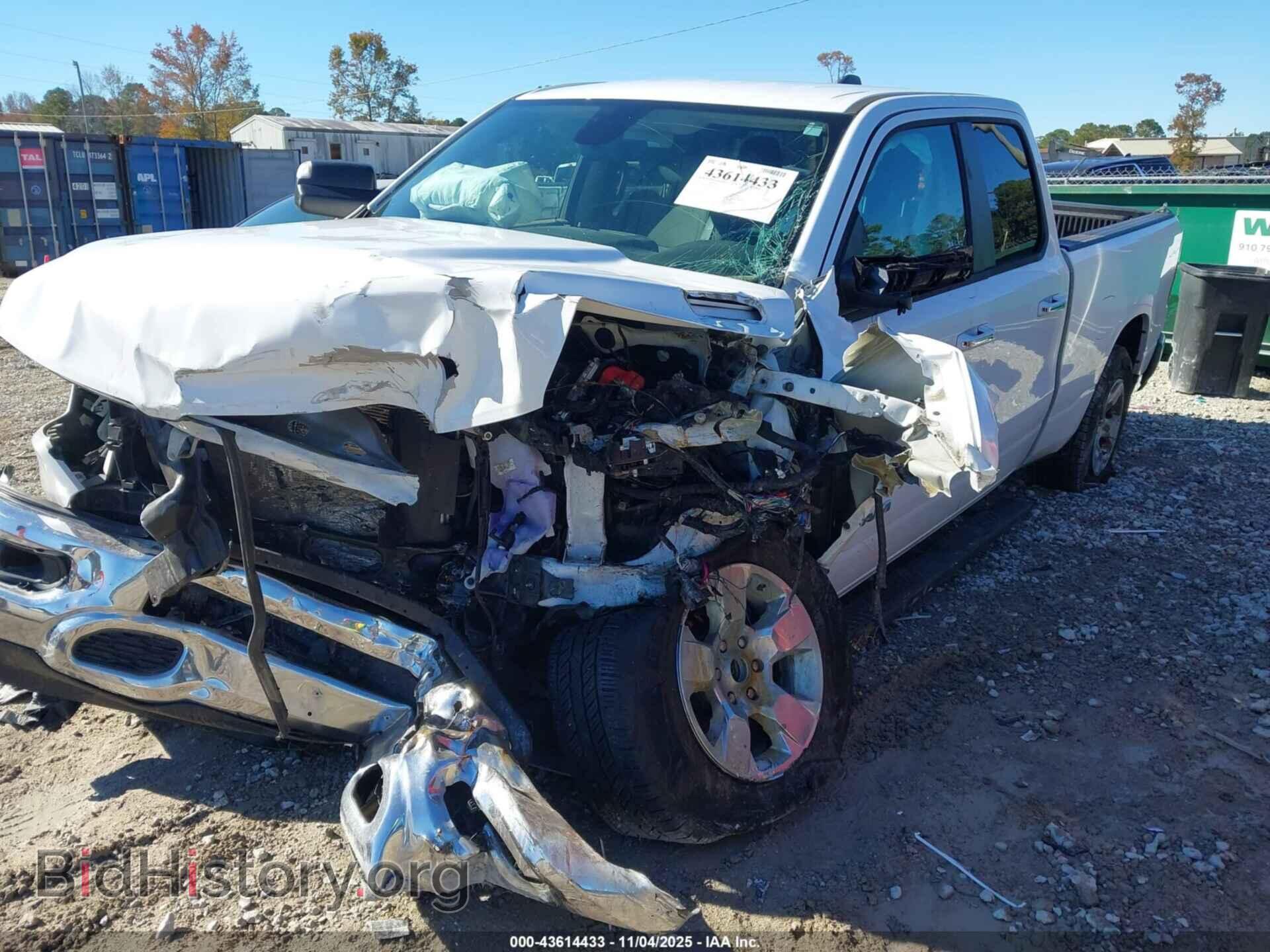 2019 RAM 1500 - VIN: 1C6SRFBT2KN833191 - Фото 2