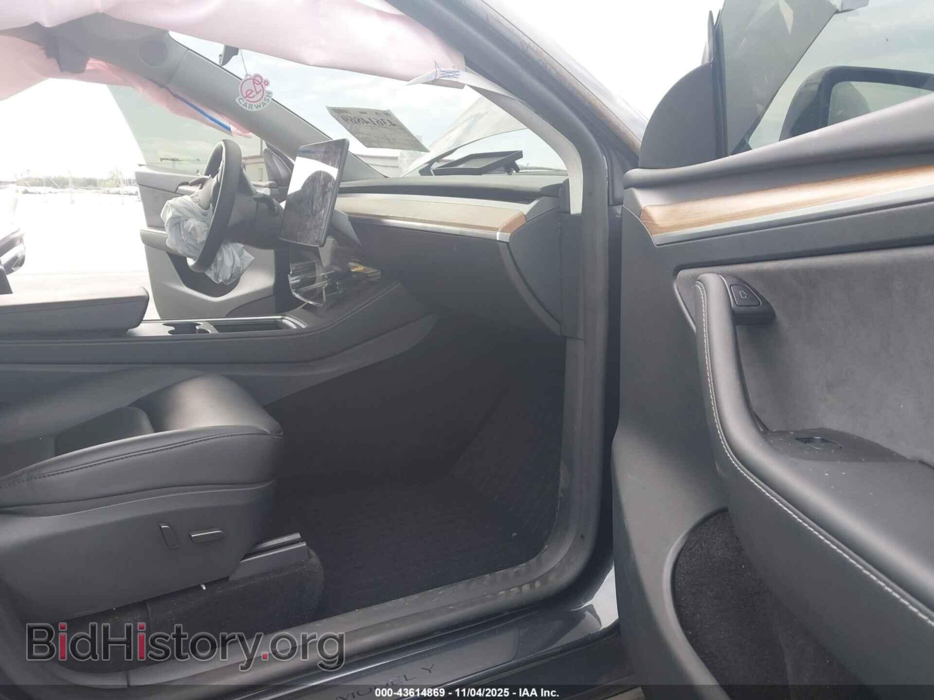 2024 TESLA MODEL Y - VIN: 7SAYGDED8RF053600 - Фото 5