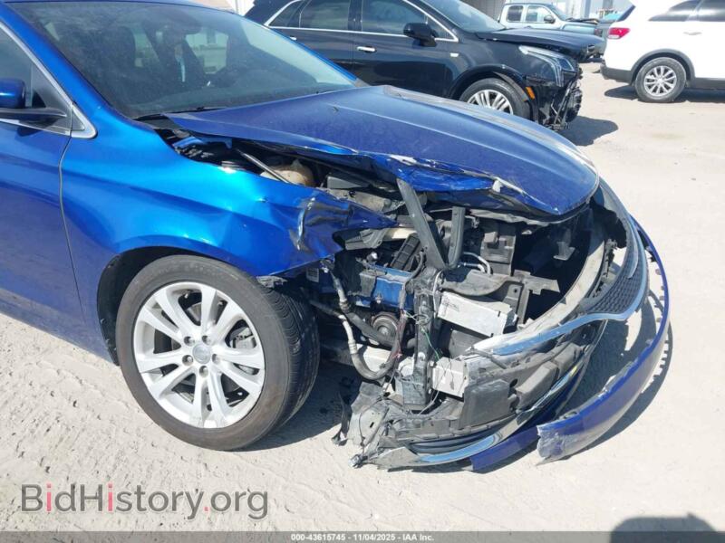 2016 Chrysler 200 (VIN 1C3CCCAB0GN185156) — photo 6 of 15