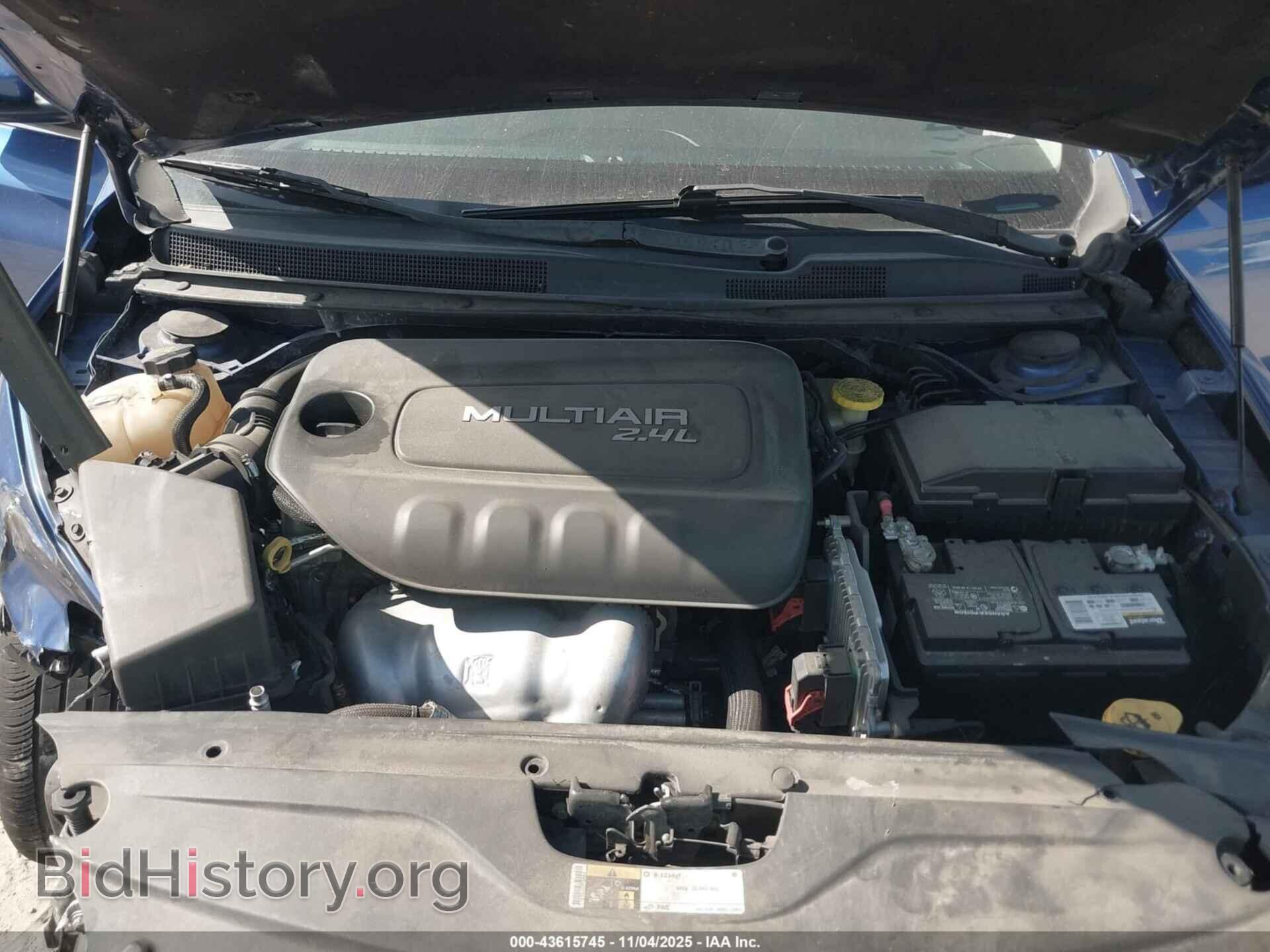 2016 CHRYSLER 200 - VIN: 1C3CCCAB0GN185156 - Фото 10