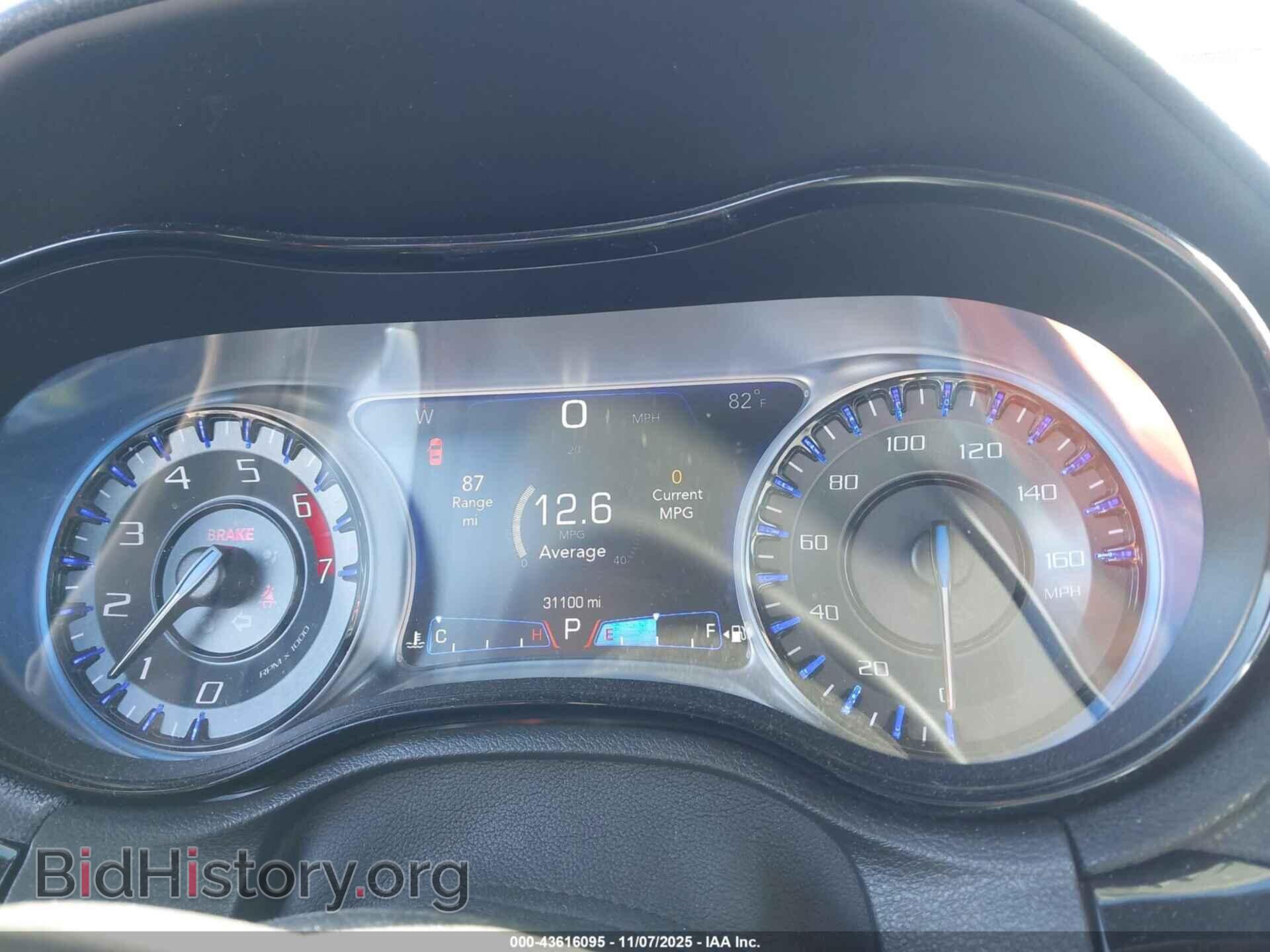 2018 CHRYSLER 300 - VIN: 2C3CCABT0JH319952 - Фото 7