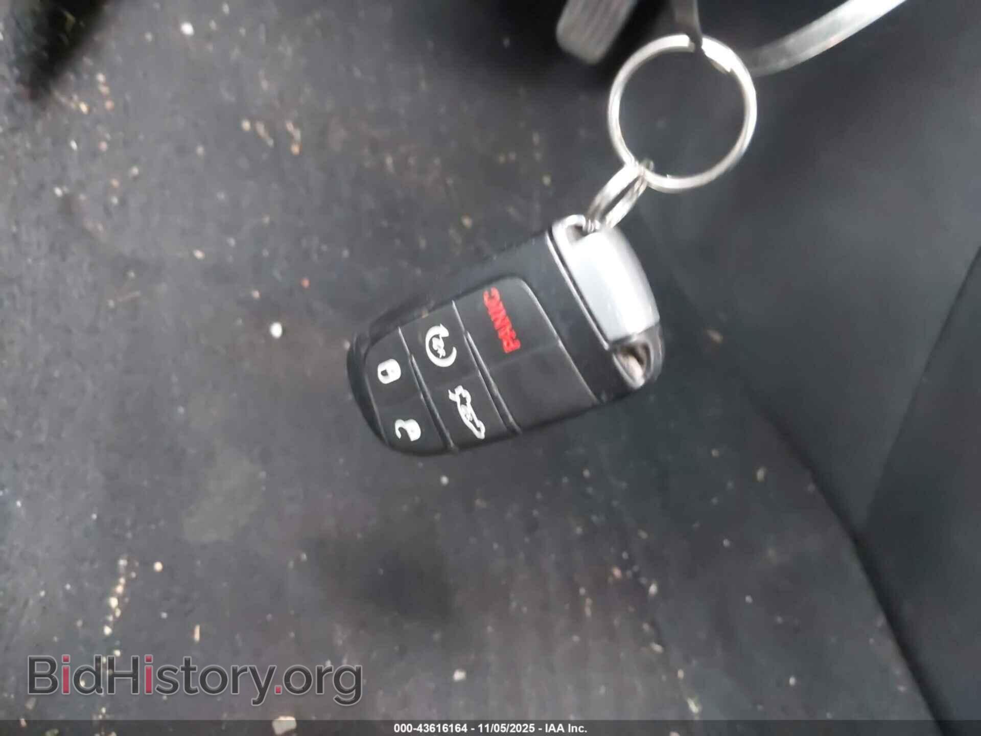 2017 CHRYSLER 200 - VIN: 1C3CCCAB5HN500051 - Фото 11