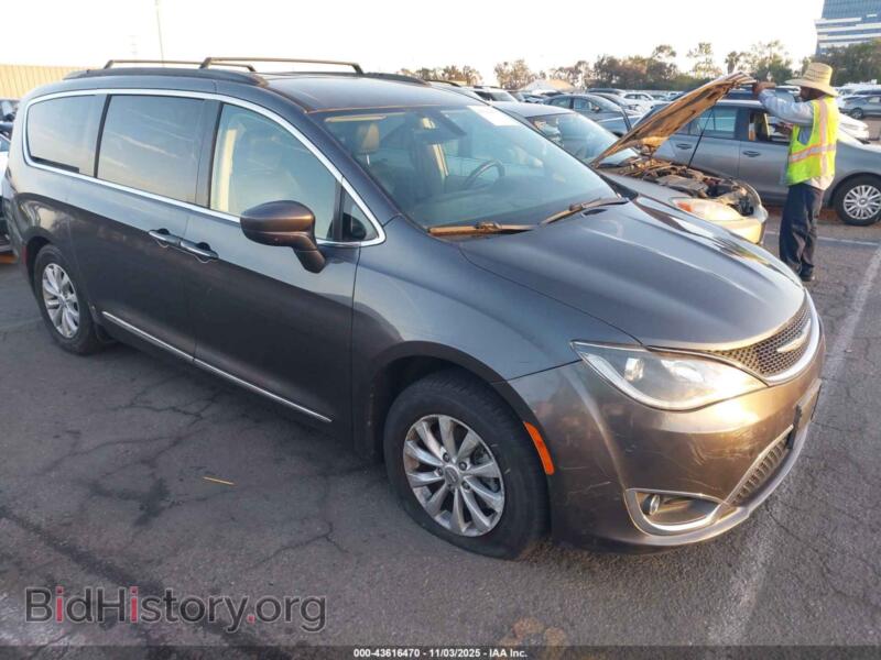 2017 Chrysler PACIFICA Touring-L (VIN 2C4RC1BG3HR613486) — фото 1 из 16, IAAI, повреждение: передняя и задняя часть