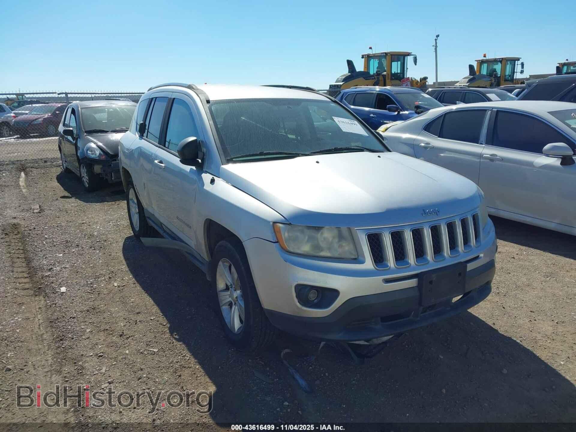 Photo 1J4NT1FB2BD235730 - JEEP COMPASS 2011