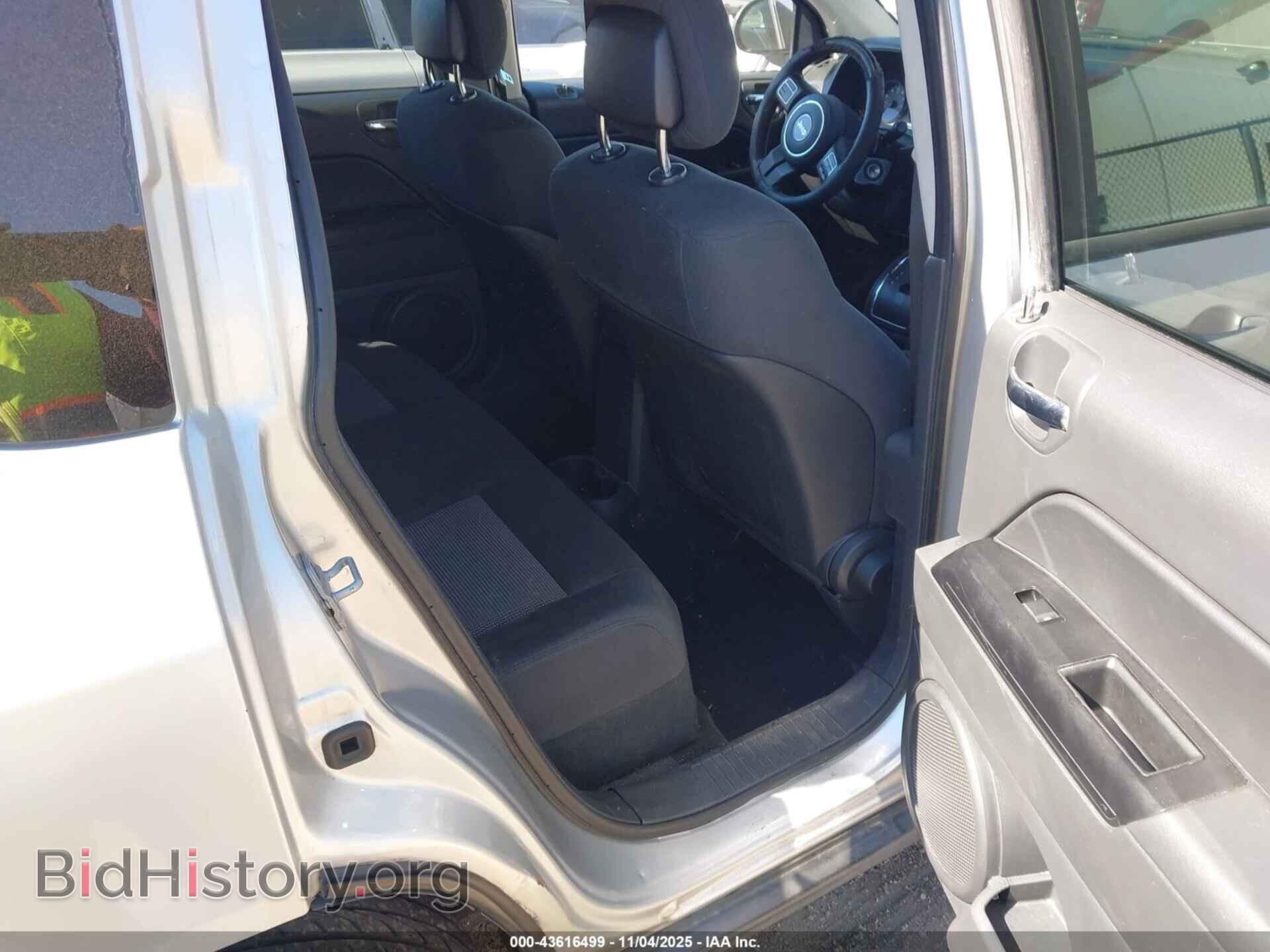 2011 JEEP COMPASS - VIN: 1J4NT1FB2BD235730 - Photo 8
