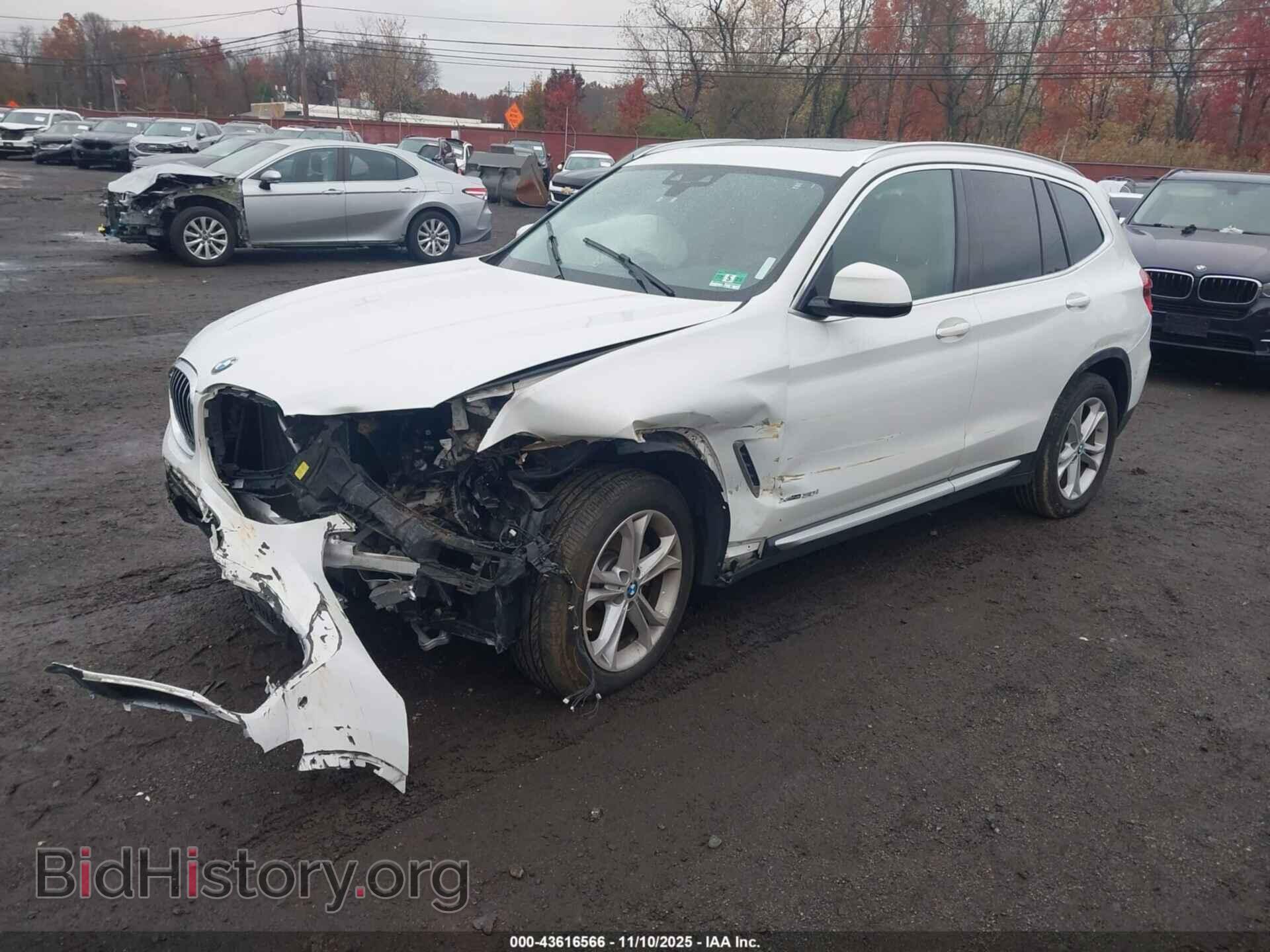 2018 BMW X3 - VIN: 5UXTR9C5XJLD60831 - Фото 2