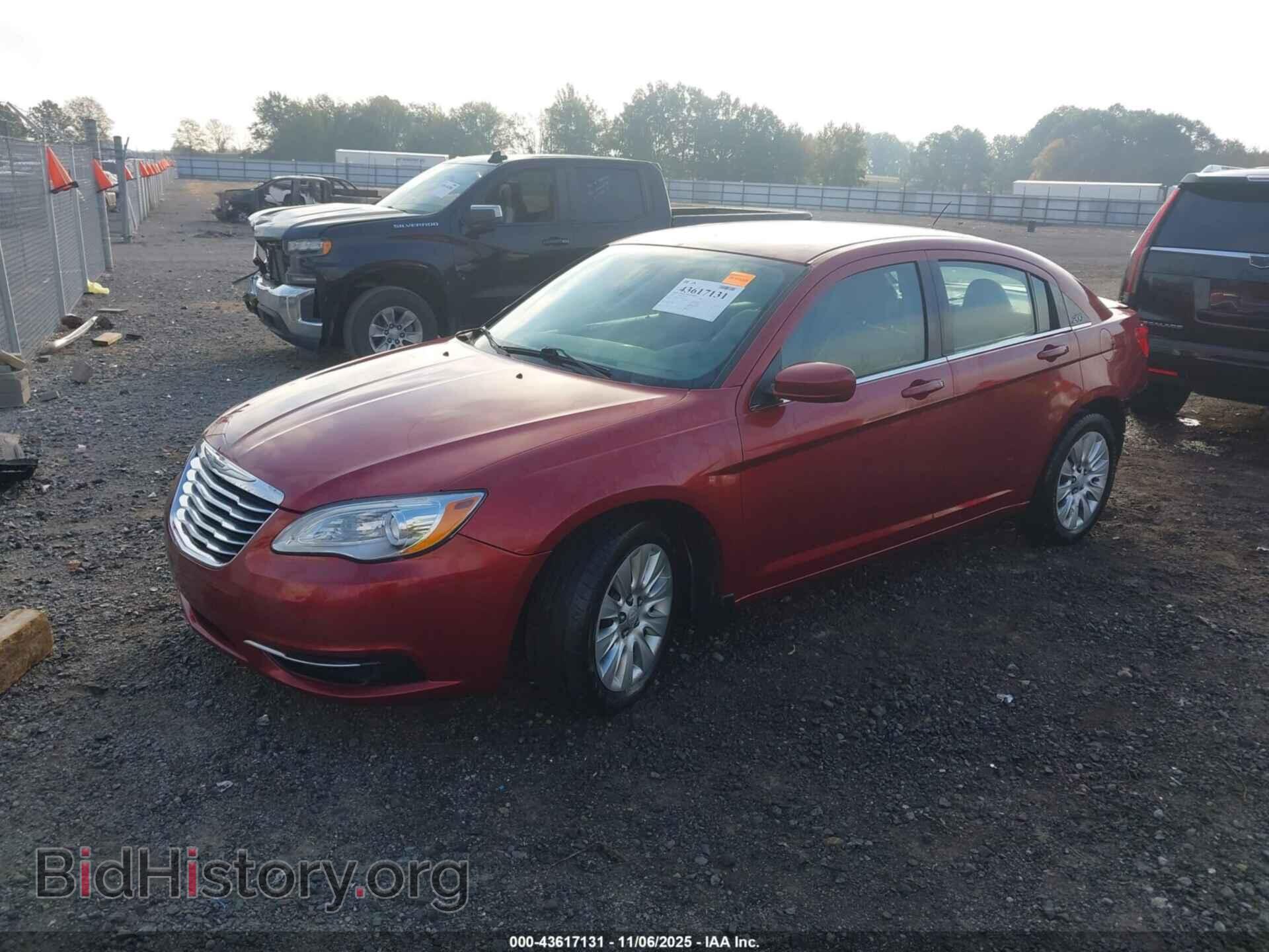 2014 CHRYSLER 200 - VIN: 1C3CCBAG2EN136852 - Фото 2