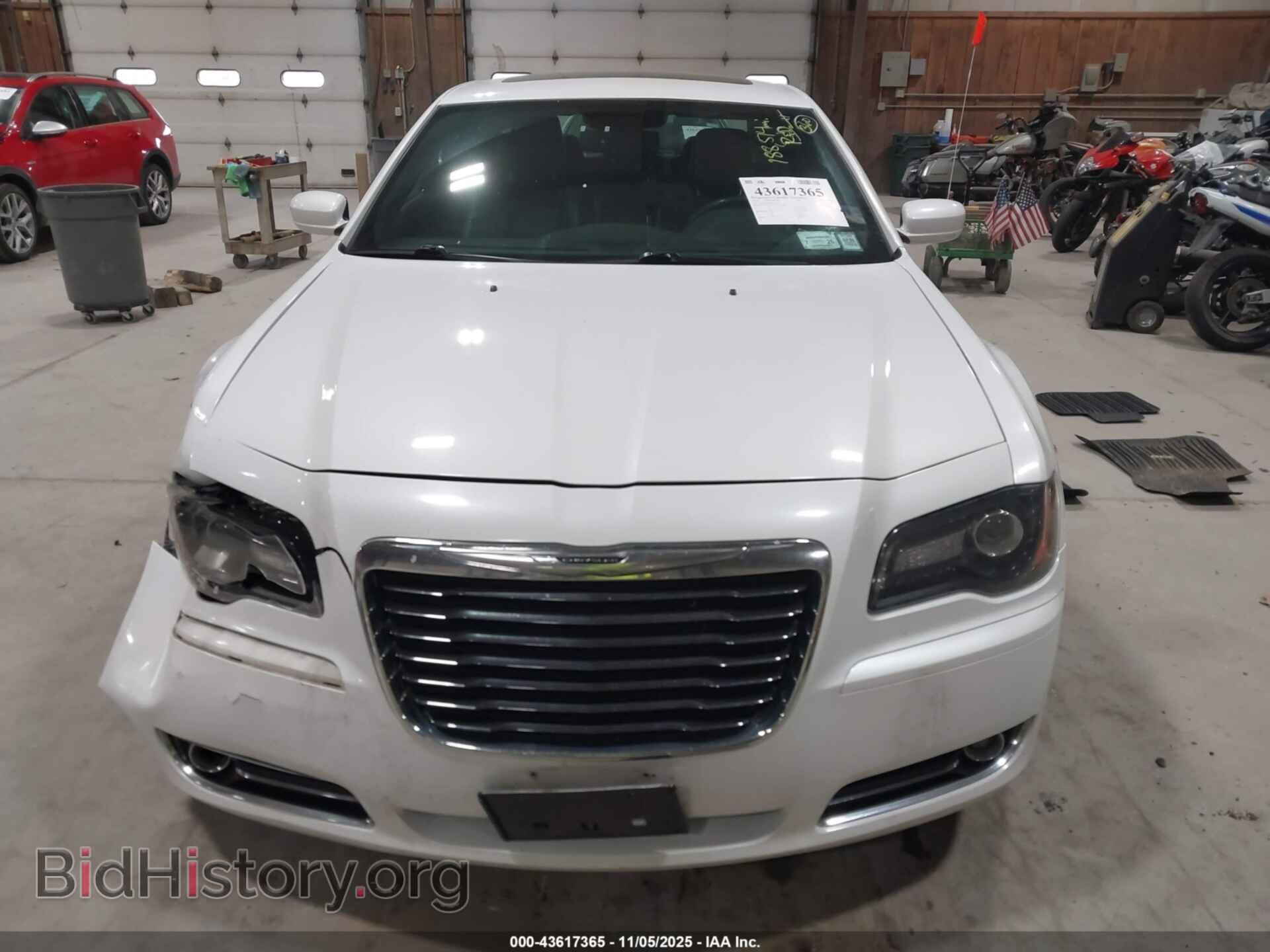 2014 CHRYSLER 300 - VIN: 2C3CCAGG2EH183163 - Фото 12