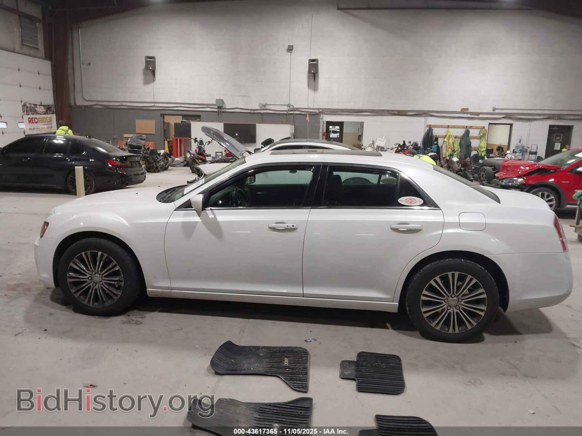 2014 CHRYSLER 300 - VIN: 2C3CCAGG2EH183163 - Фото 14