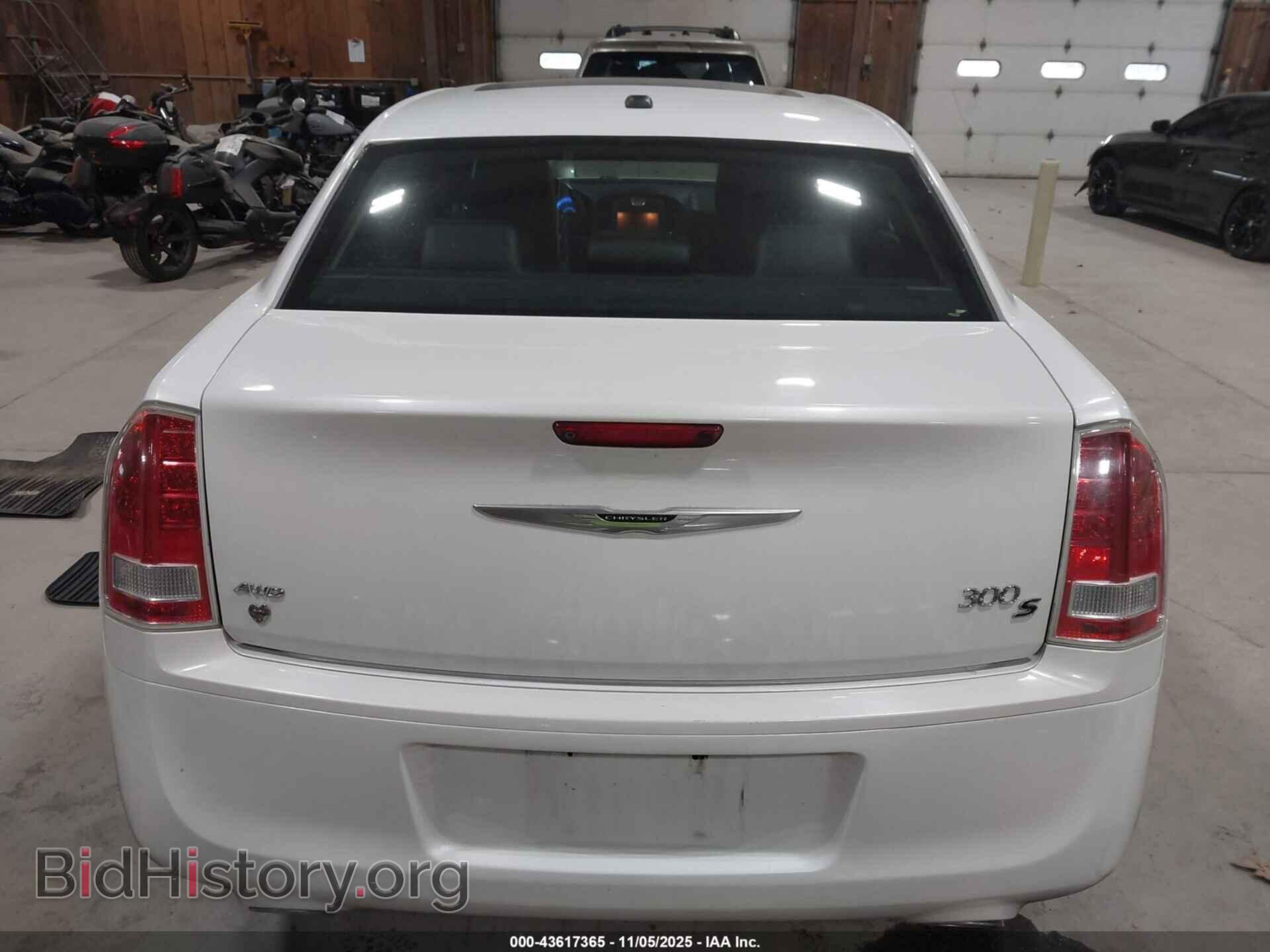 2014 CHRYSLER 300 - VIN: 2C3CCAGG2EH183163 - Фото 16