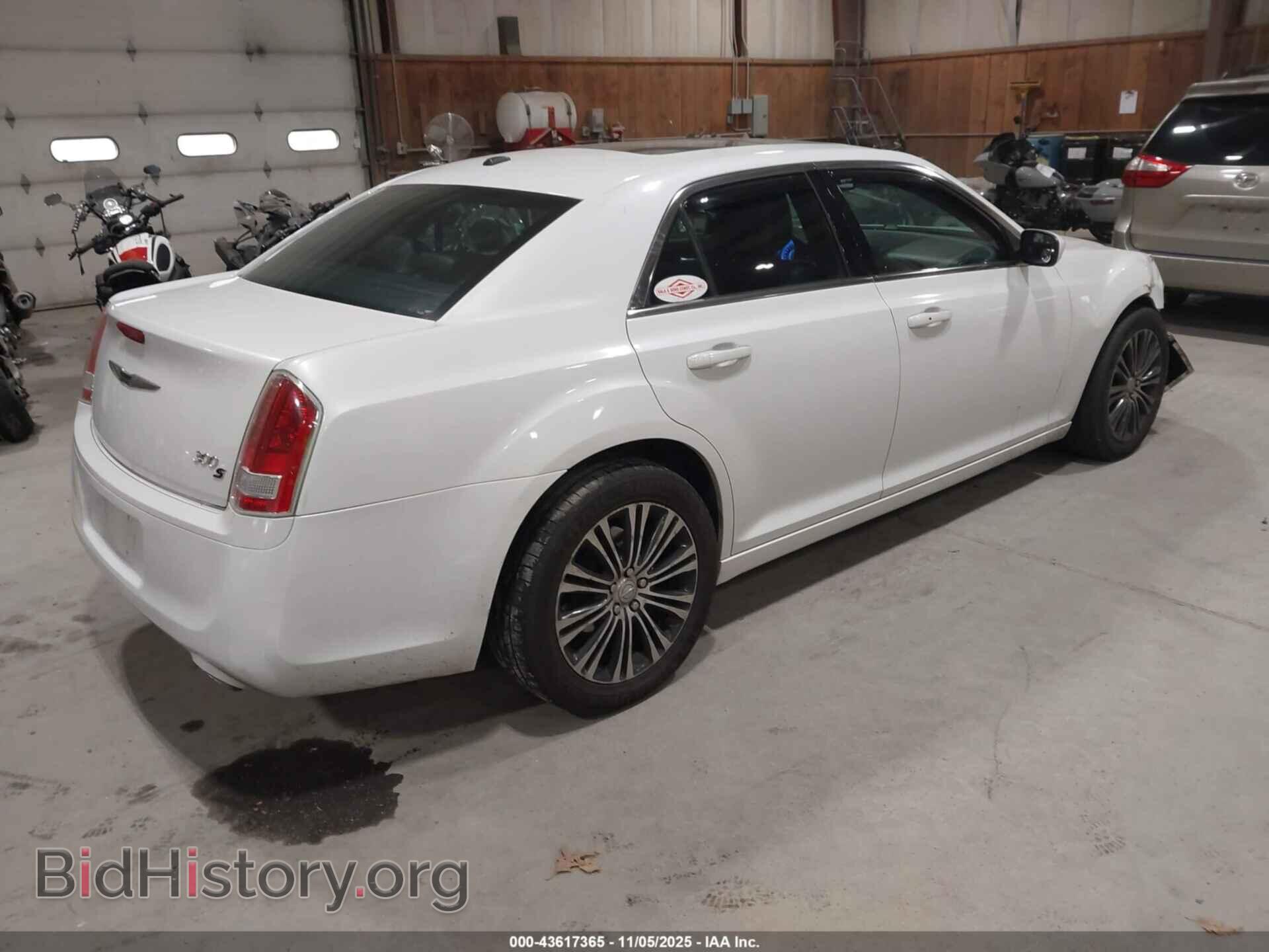 2014 CHRYSLER 300 - VIN: 2C3CCAGG2EH183163 - Фото 4