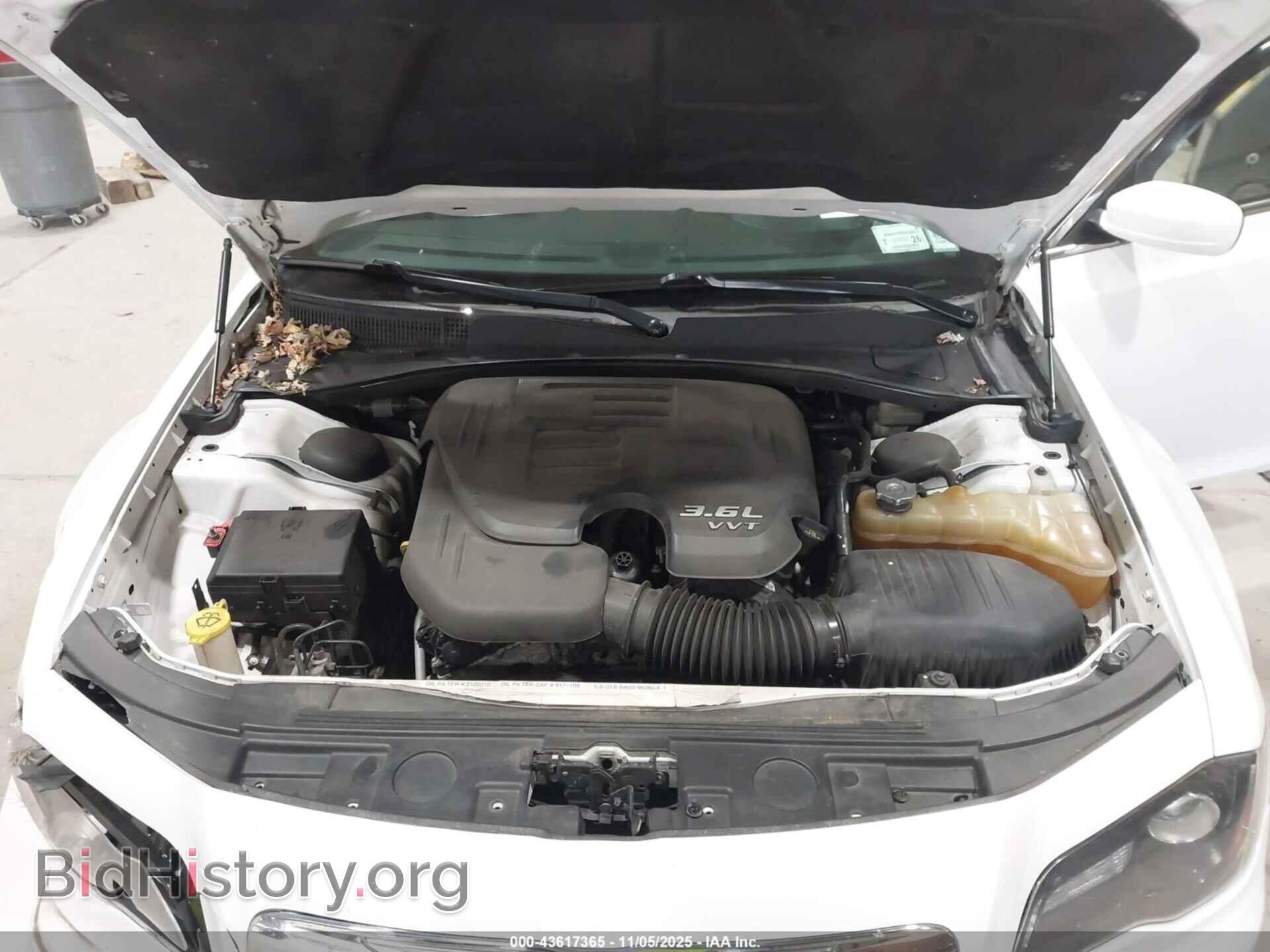 2014 CHRYSLER 300 - VIN: 2C3CCAGG2EH183163 - Фото 10