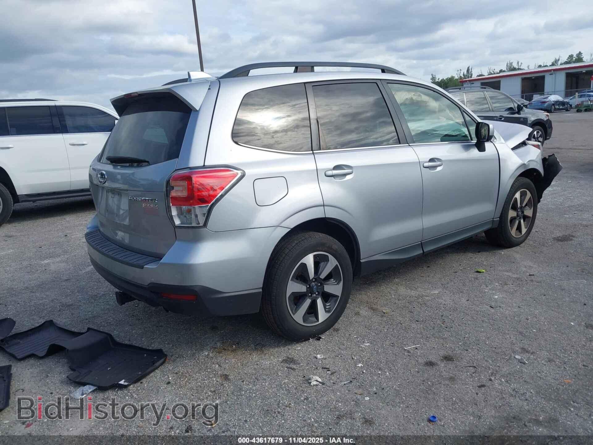 2017 SUBARU FORESTER - VIN: JF2SJAJC8HH468187 - Фото 4